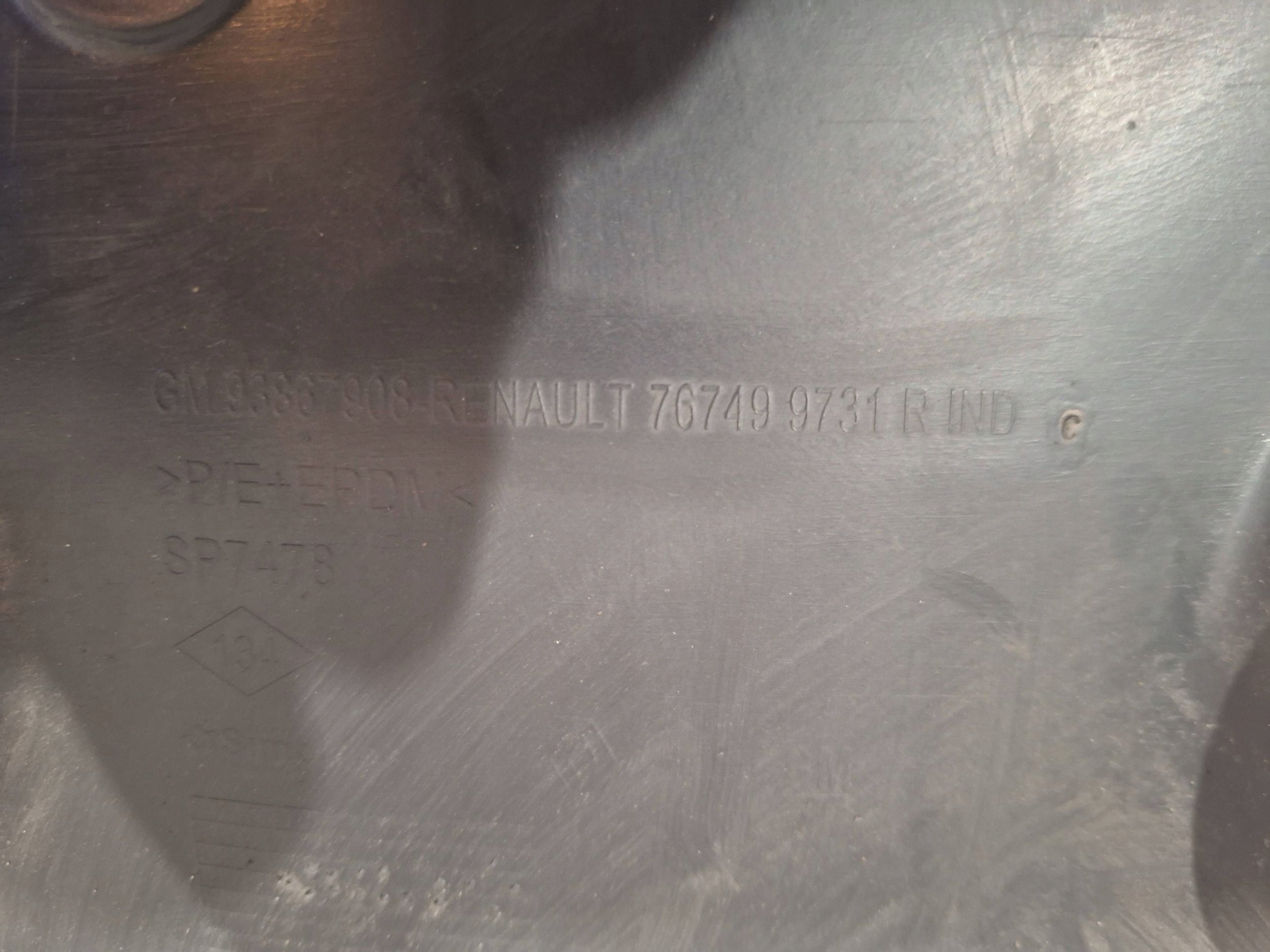 mudguard left rear part 767499731R RENAULT TRAFIC III VIVARO B 2014