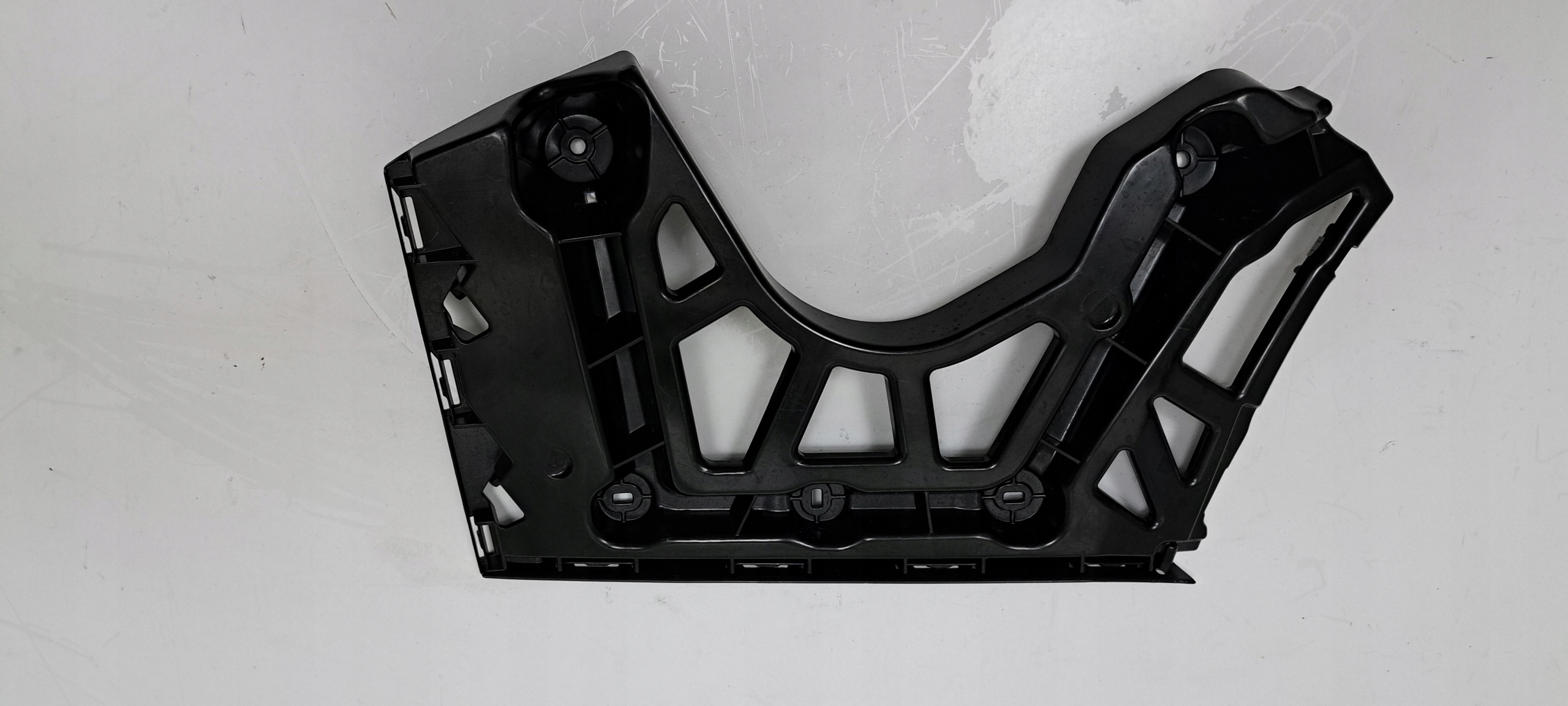 bumper bracket left rear part SKODA ENYAQ 5LG807393B
