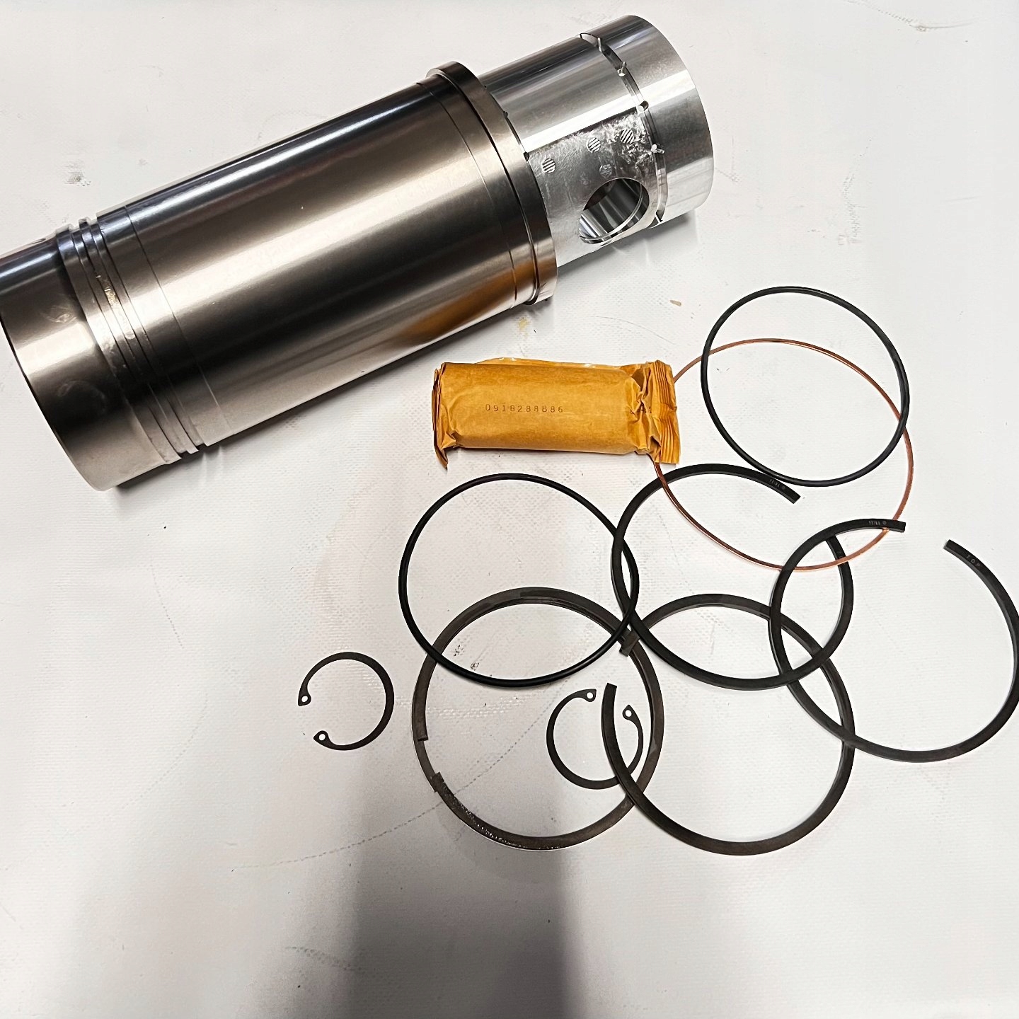 MA4 - РЕМОНТНИЙ КОМПЛЕКТ MAHLE ORIGINAL 4541980