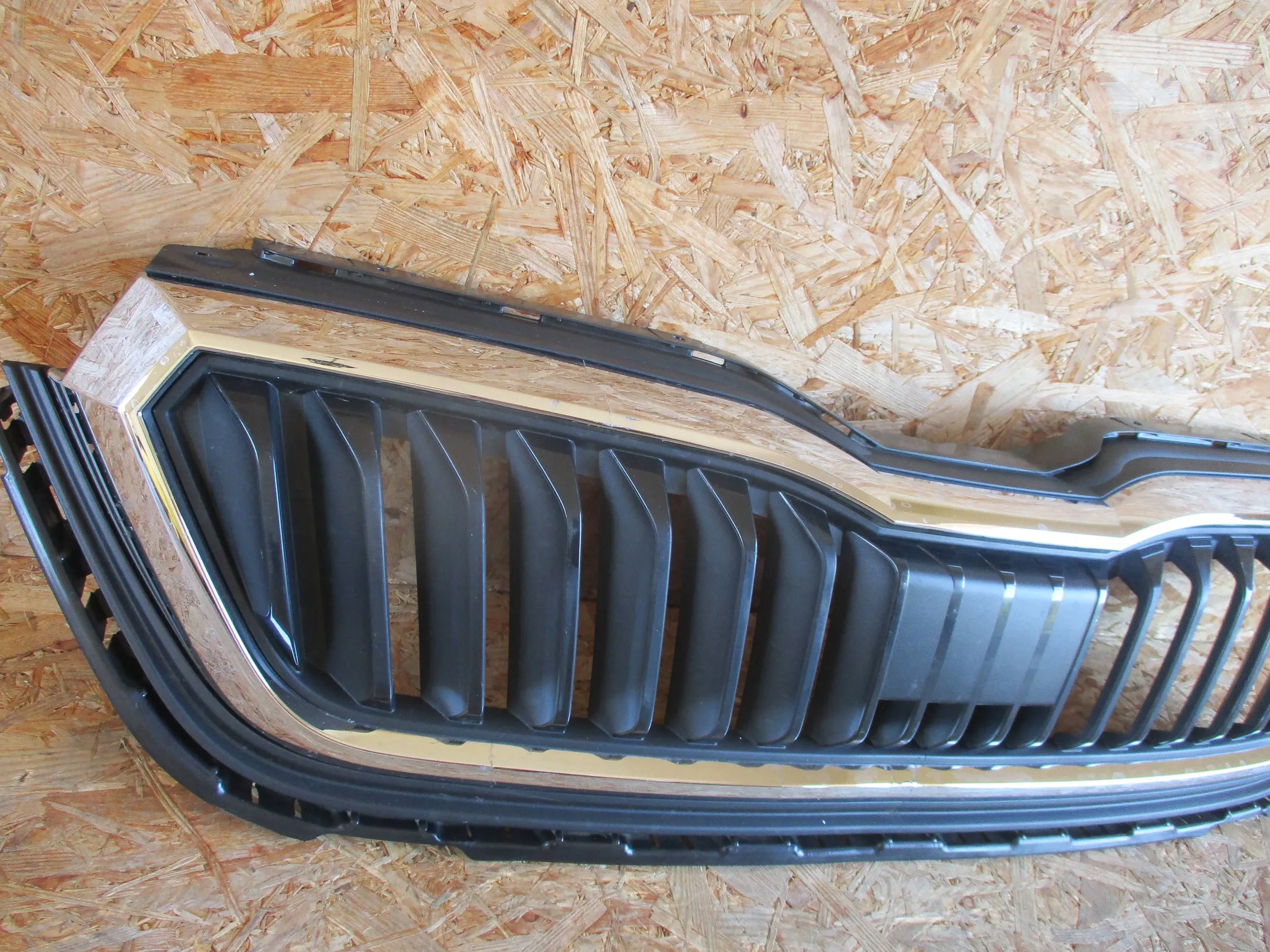 GRILLE SKODA SCALA