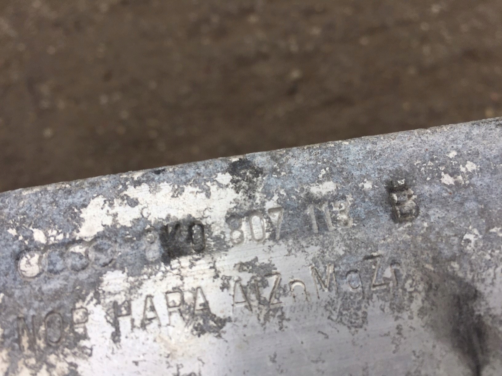 AUDI A4 B8 A5 výztuha příčka nárazníku předního předek špička 8K0807113B