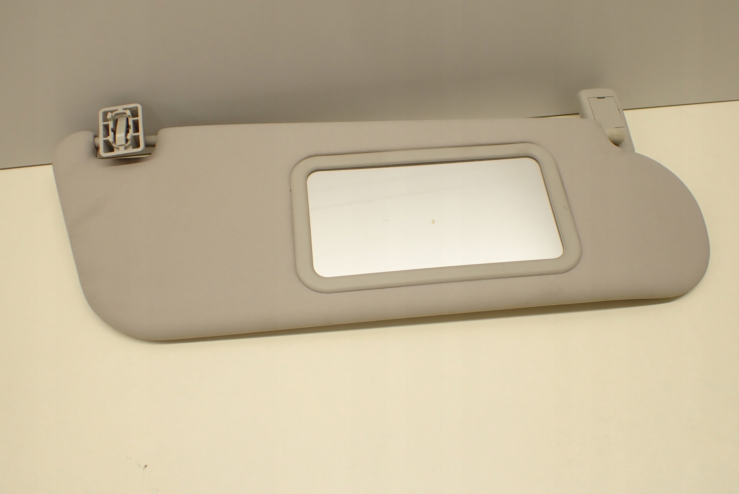 DASZEK SŁONECZKO OSŁONA PRZECIWSŁONECZNA PRAWA OPEL ASTRA G II