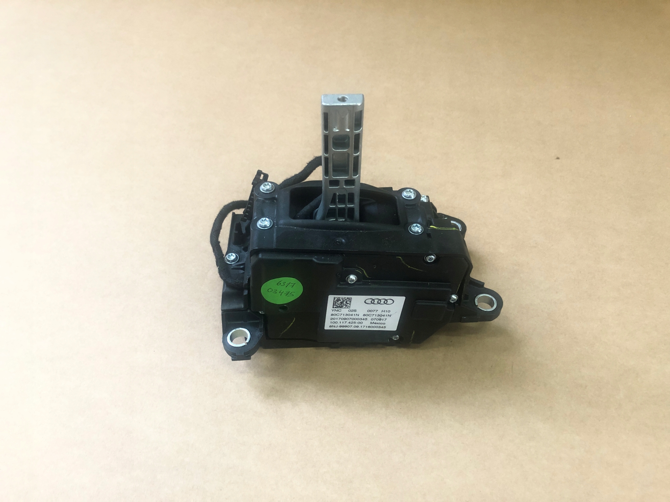 AUDI Q5 80C trim changes of the gear 80C713041N