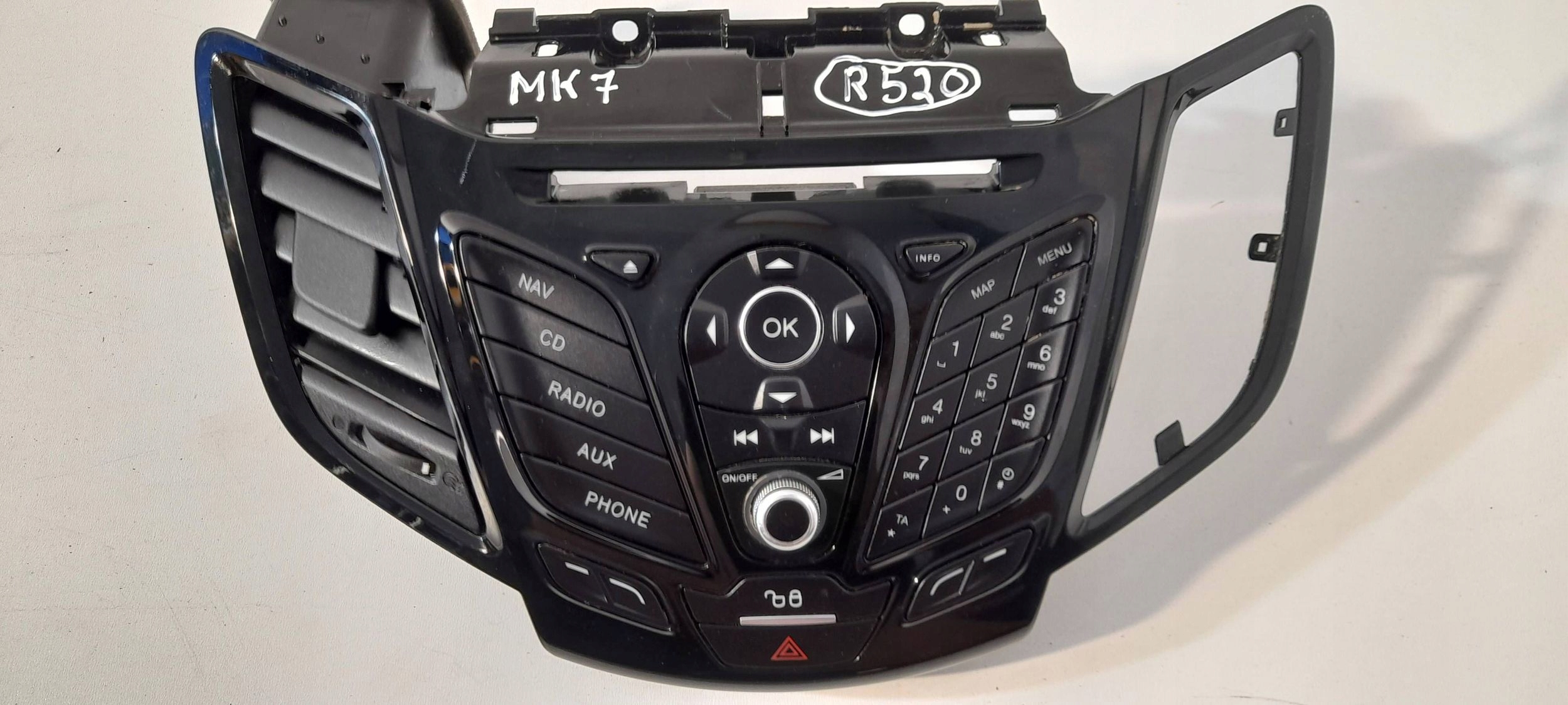 Ford Fiesta MK 7 control panel radia navigation devices C1BT18K811RA R520
