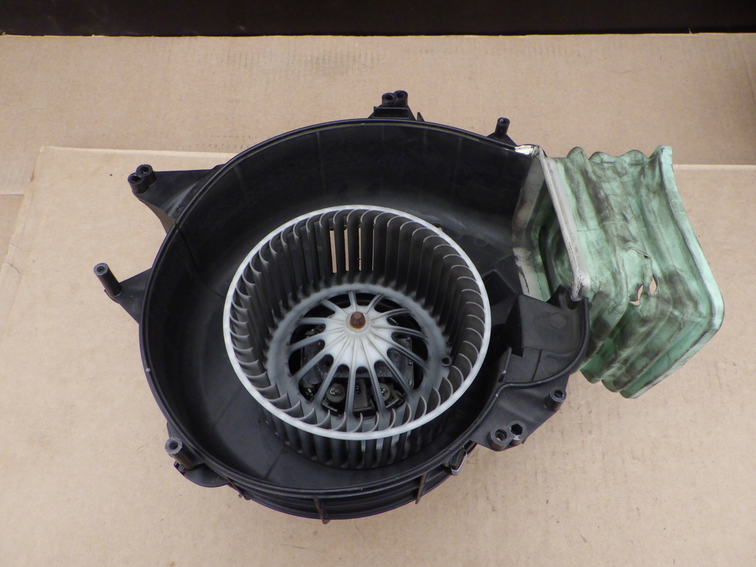 BMW F11 DMUCHAWA WENTYLATOR NAGRZEWNICY