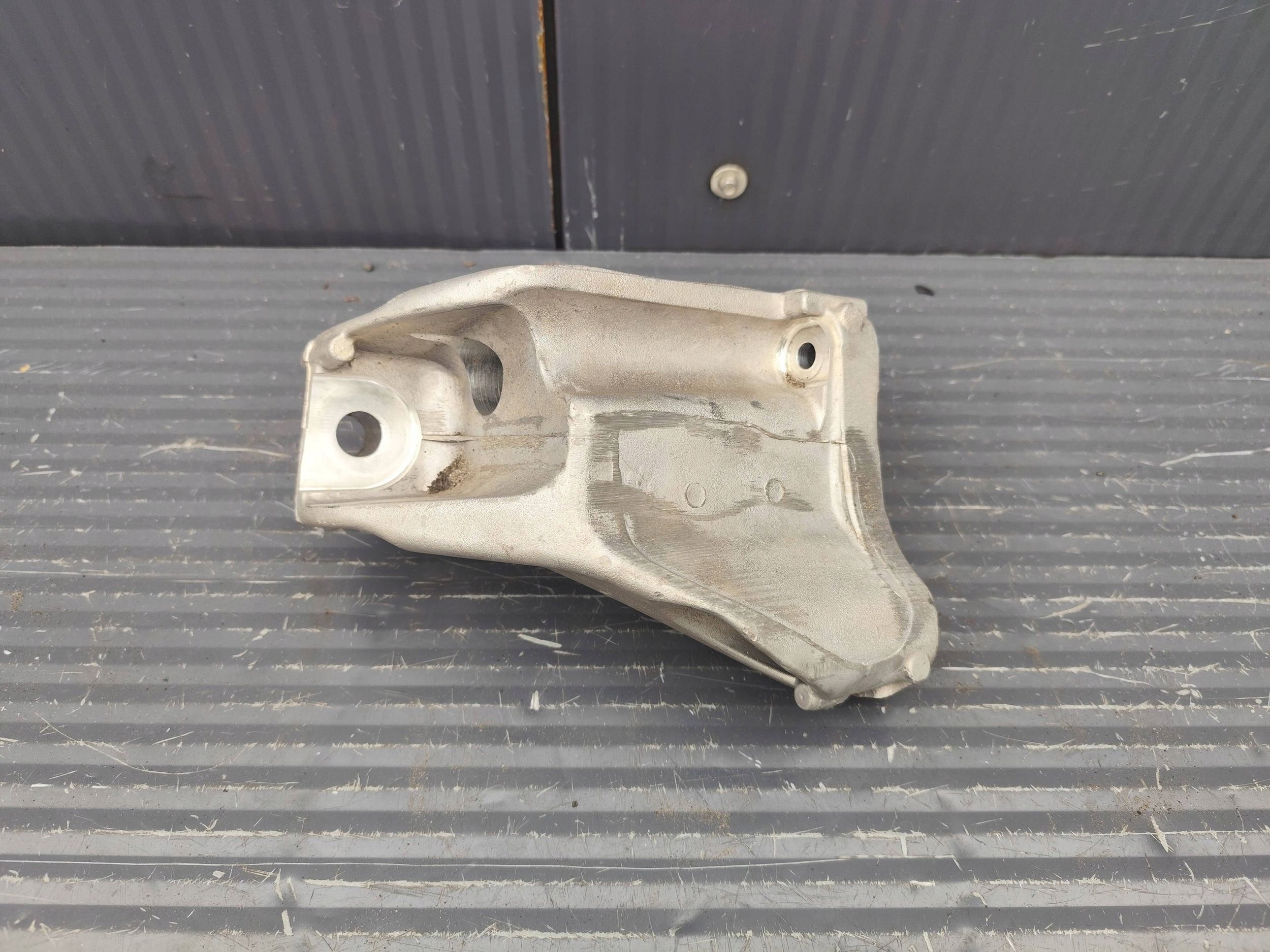 MASERATI GRECALE 2.0 engine mount 50537064