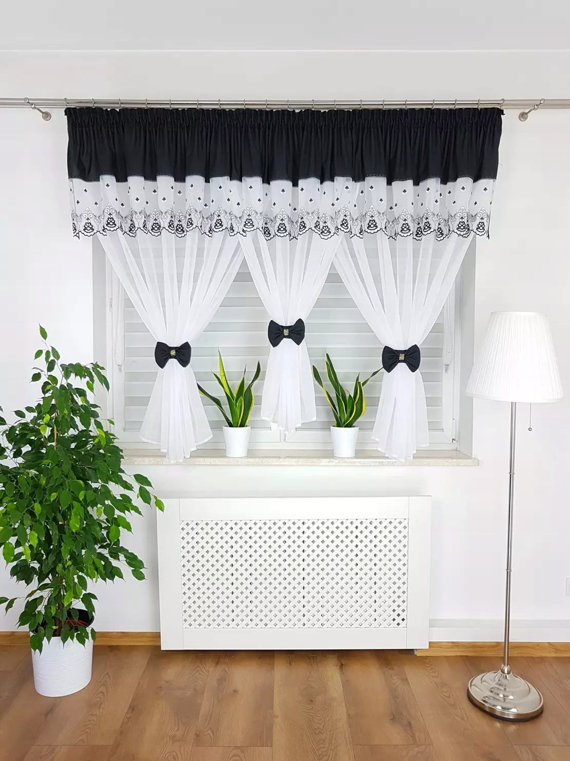 Firanka Gotowa Haft Kokardki Do Salonu Sypialni Na Taśmie Czarna 300/150