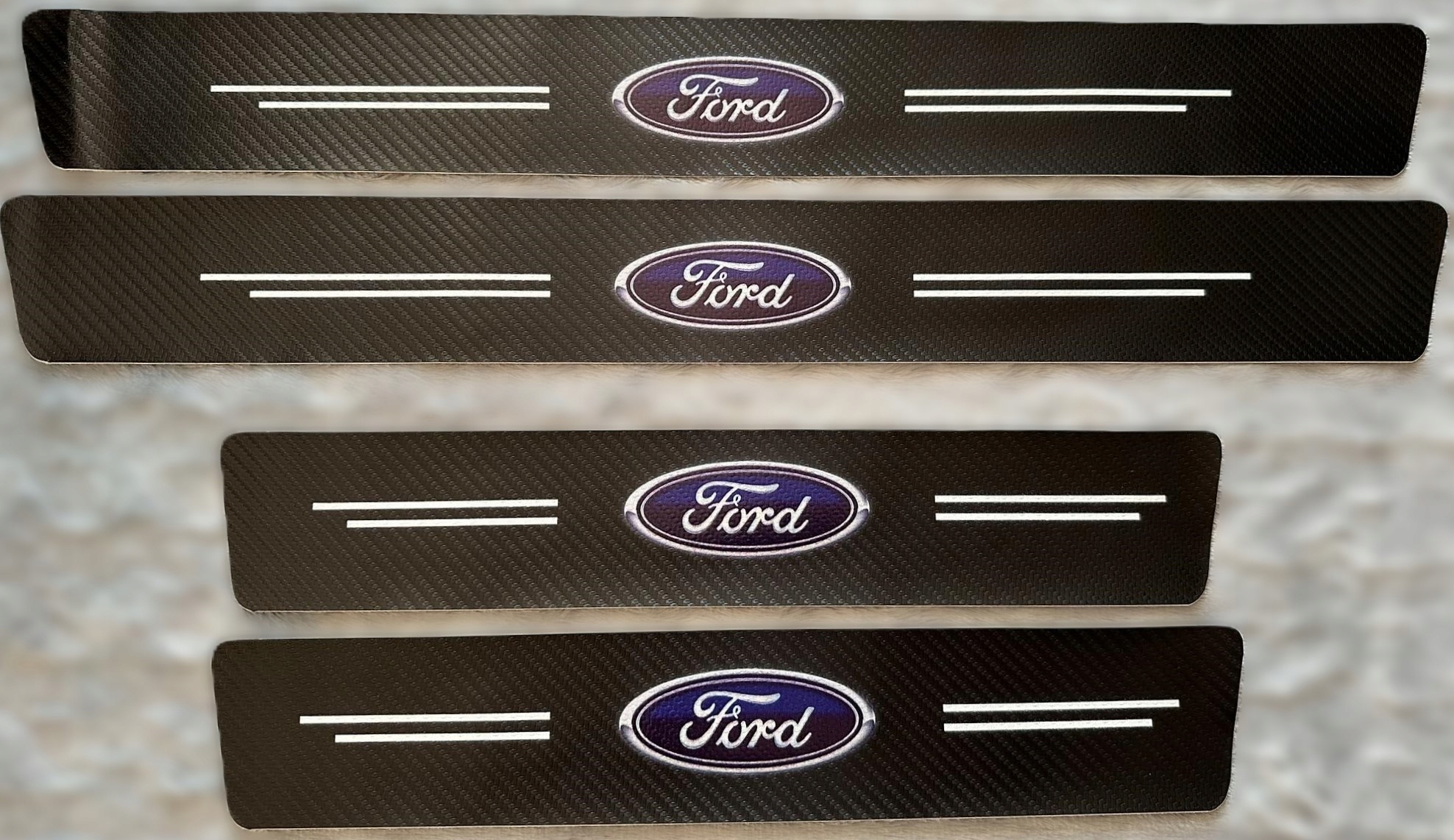 Naklejki ochronne na progi FORD CARBON