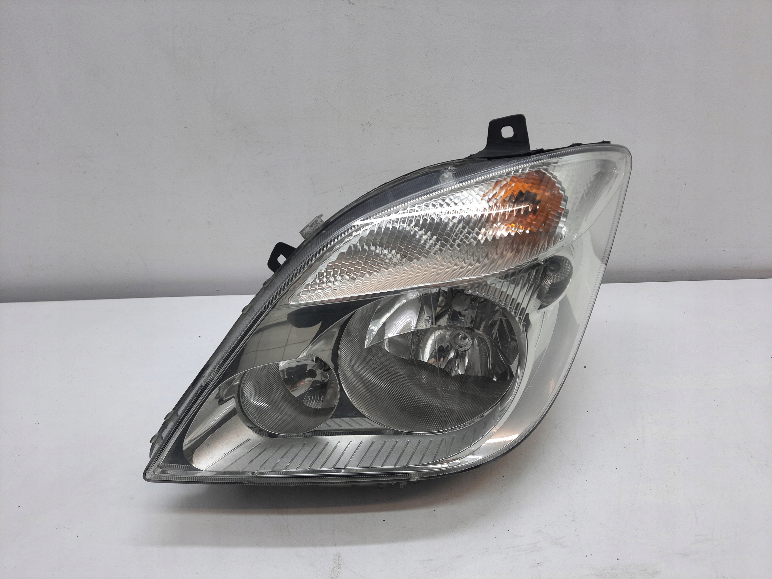 MERCEDES SPRINTER W906 06-13 light REFLEKTOR left front original EUROPA
