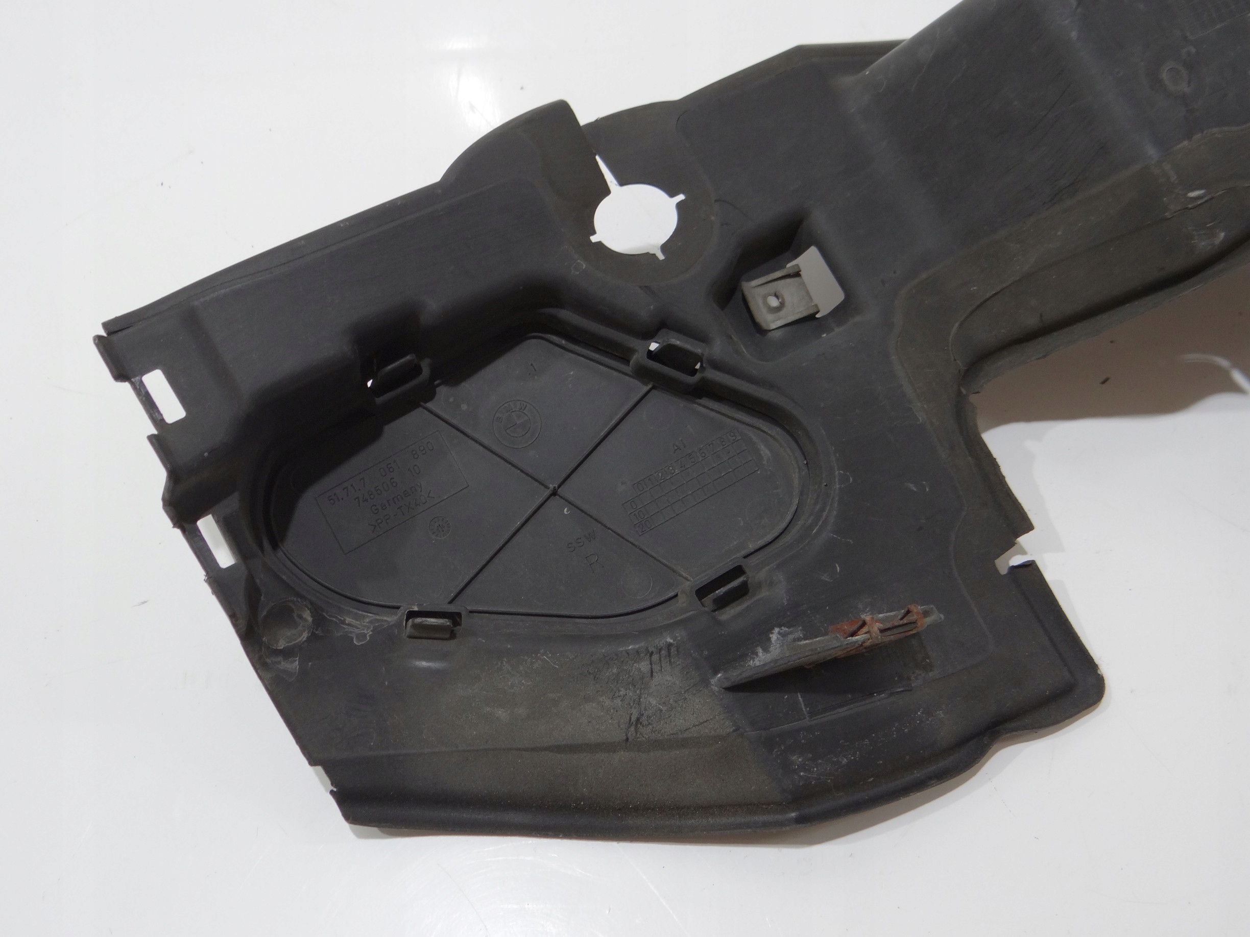 drain air right front BMW E60 7050604