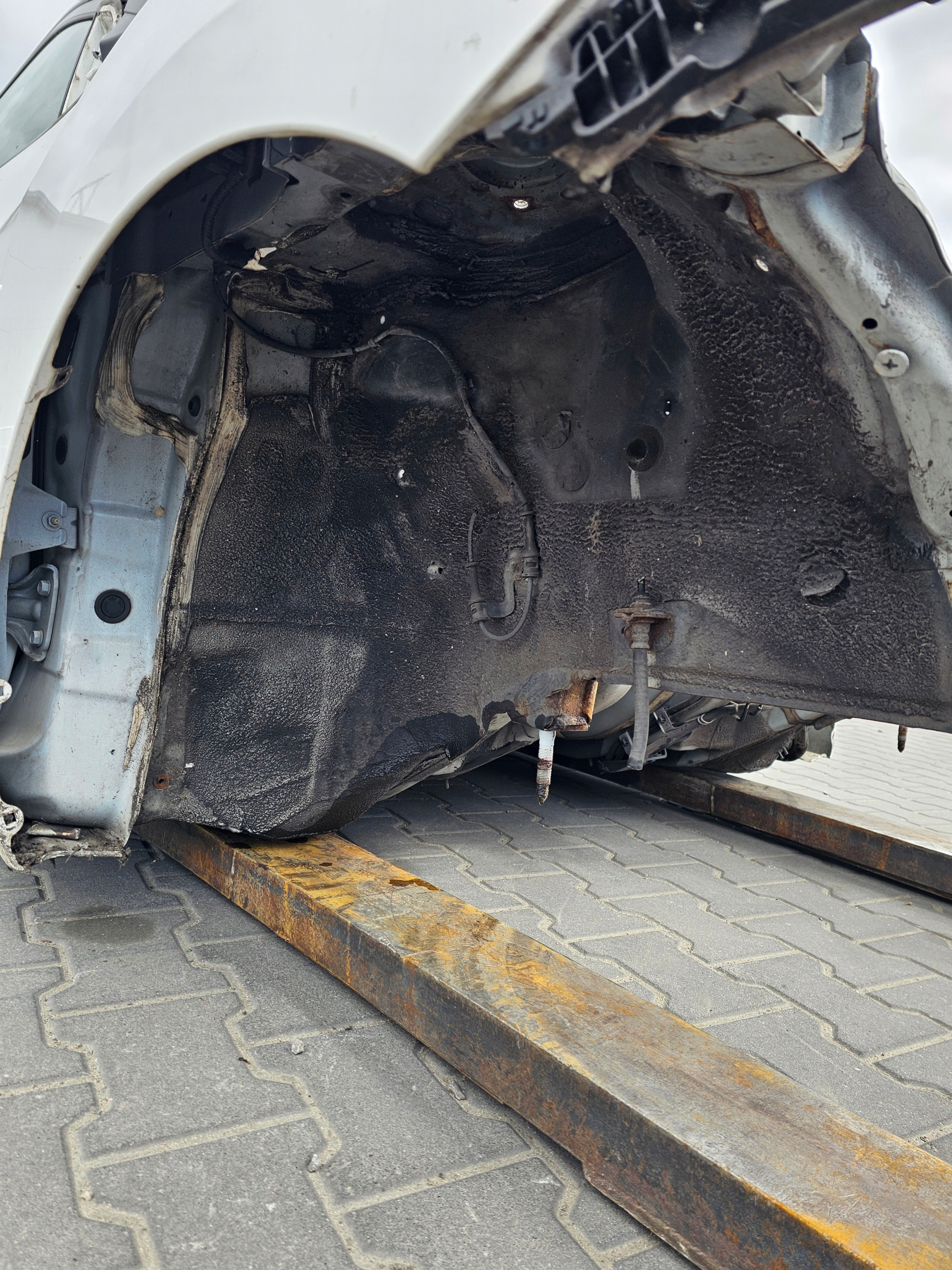 quarter right front HYUNDAI I30 II HB 3D