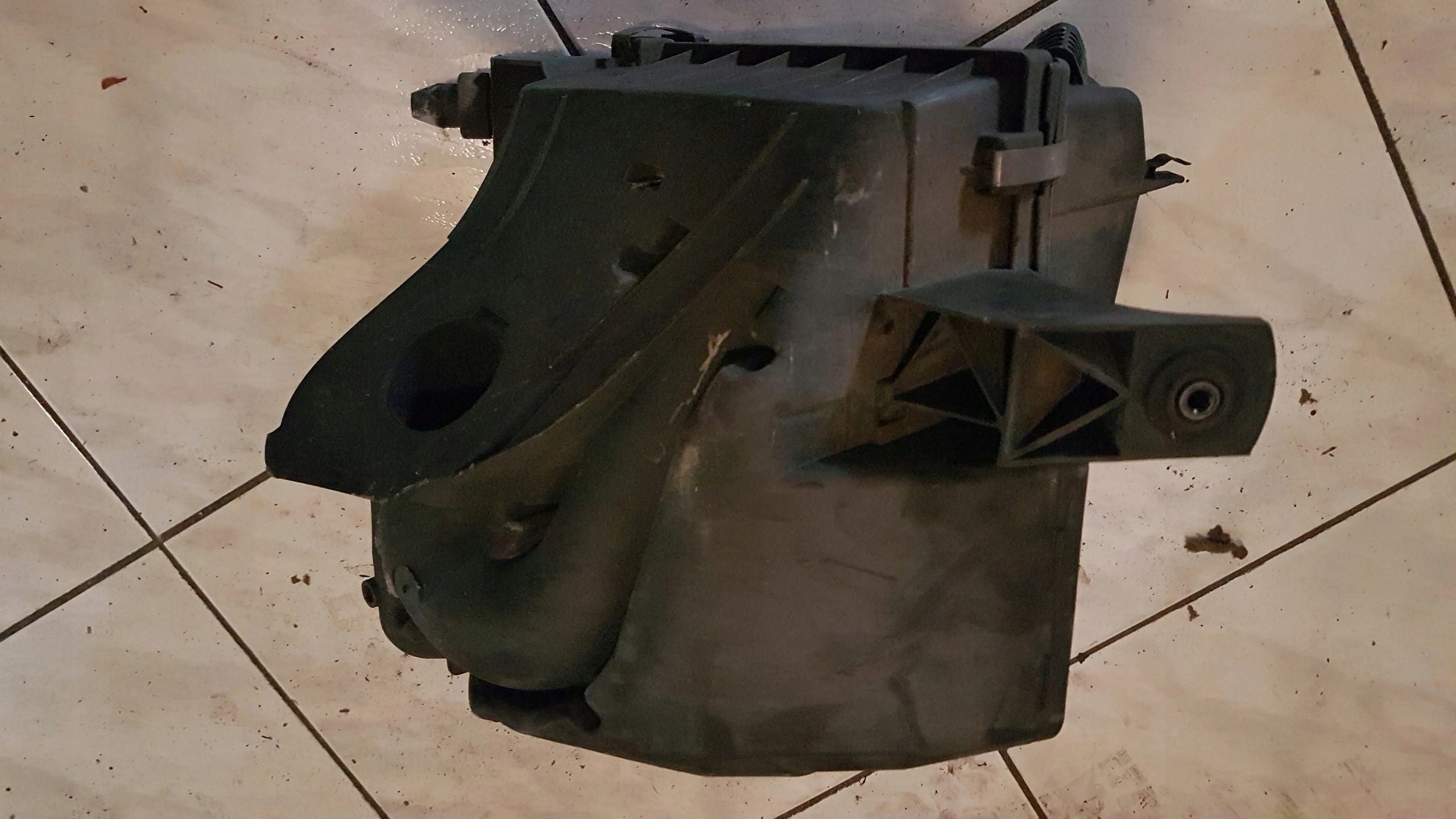 Gehäuse filter luft AUDI A6C5 2.5 4B0133835L