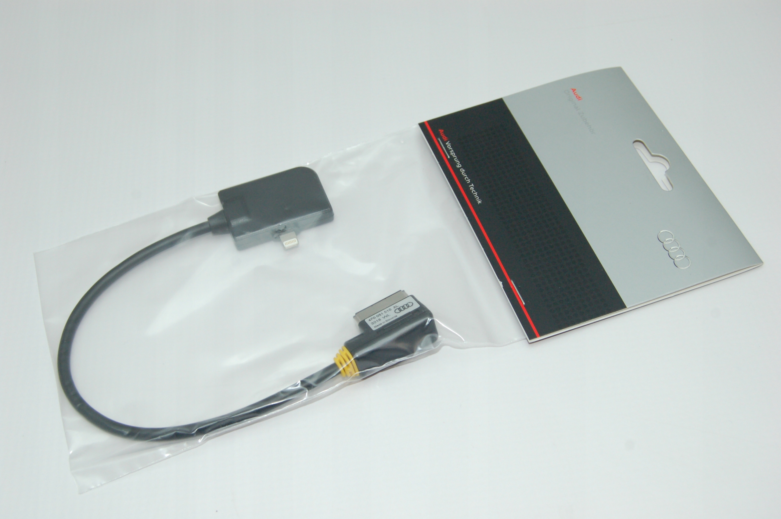 Nowy oryginalny kabel Audi AMI Iphone 4F0051510AL