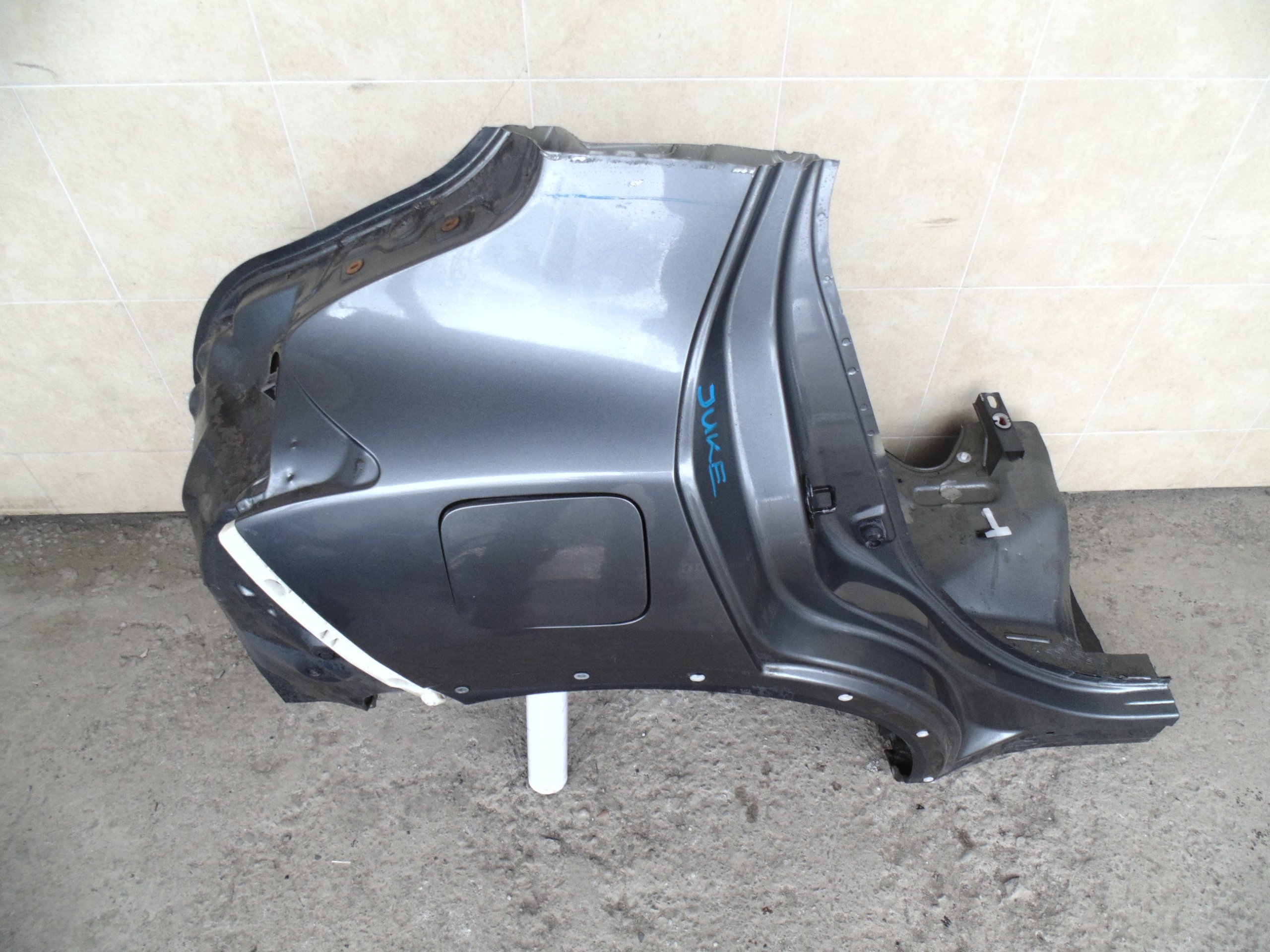 LONGHERONE POSTERIORE DESTRO PARAFANGO NISSAN JUKE 2012 ROK.