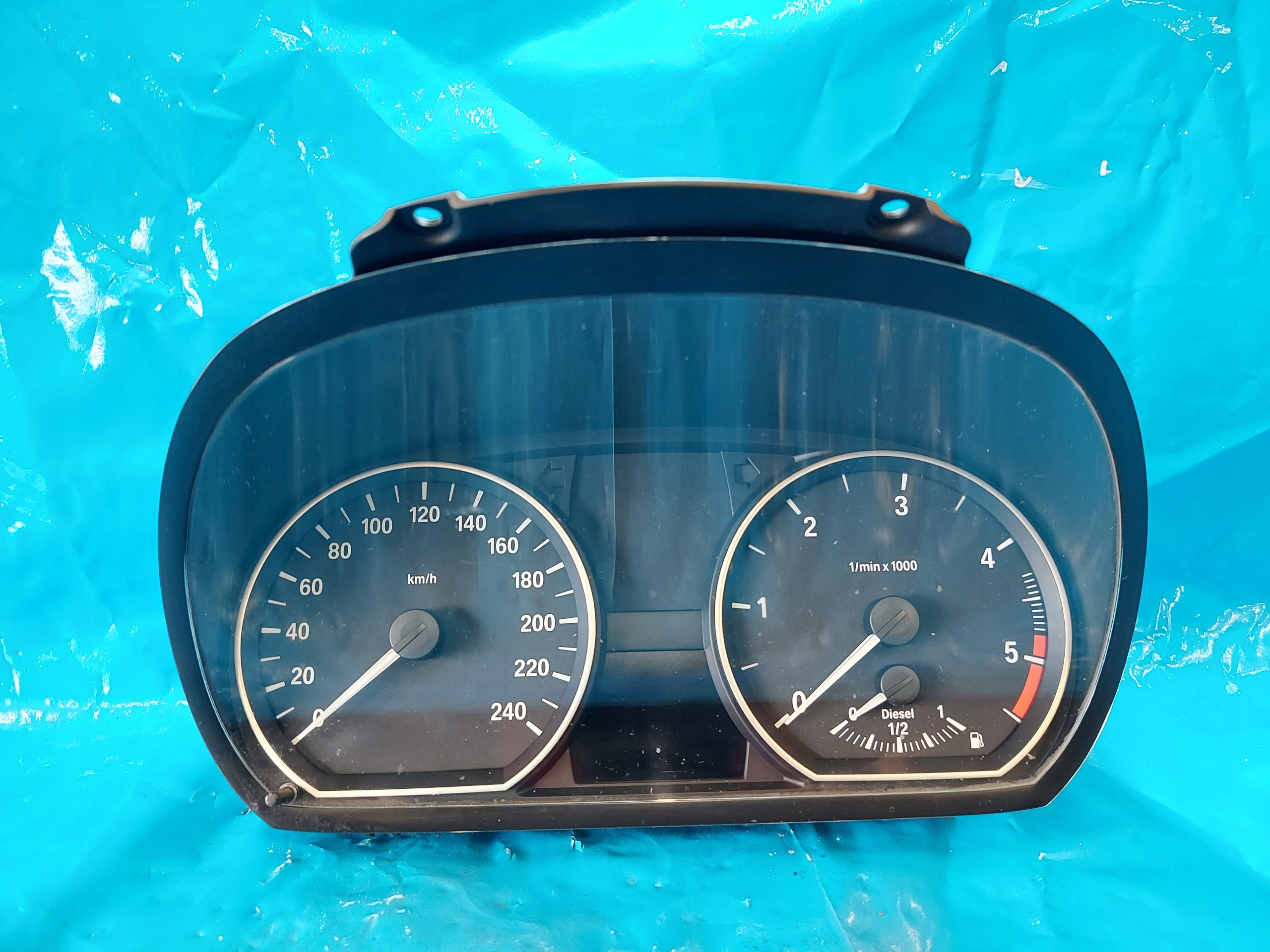 dials clock BMW 1 2.0 B 2010 R E87 924233101
