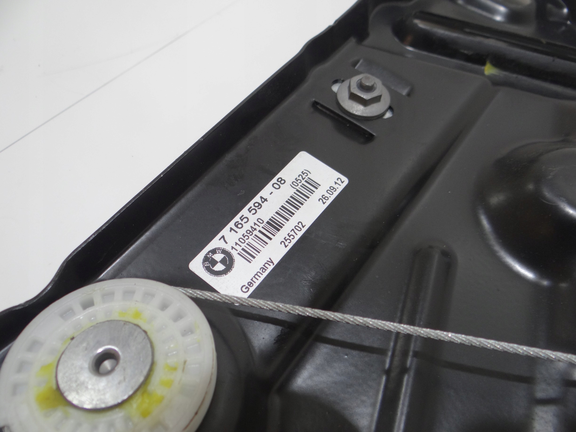 window regulator right rear part BMW E88 7165594