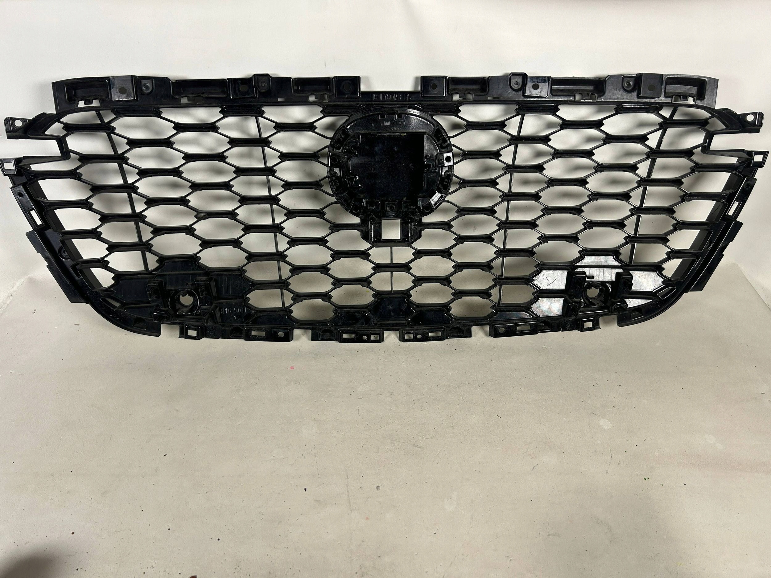 Mazda CX-60 24- grille logo front grill
