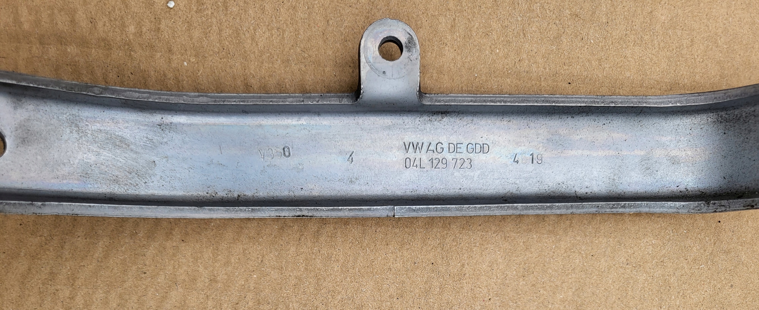 Halter Halter der Ansaugbrücke AUDI A4 B9 2.0 TDI 04L129723 OE