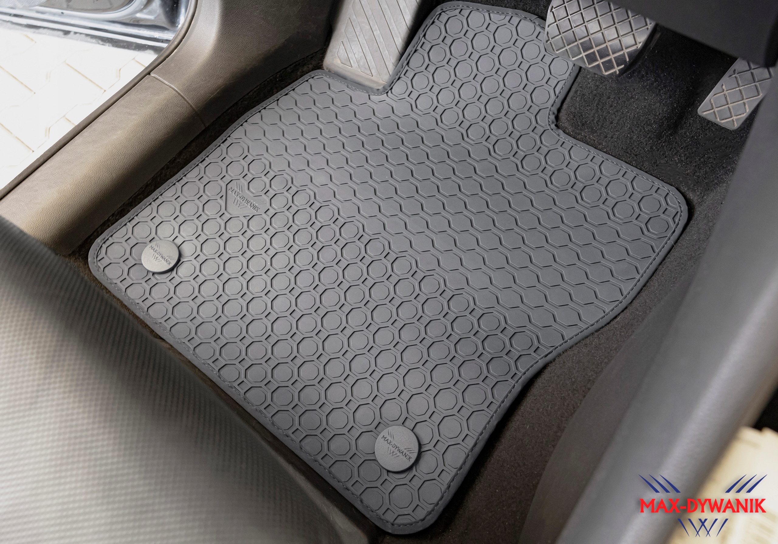 Mercedes C-klasa W201 1982-1993 Dywaniki gumowe Liczba elementów 4