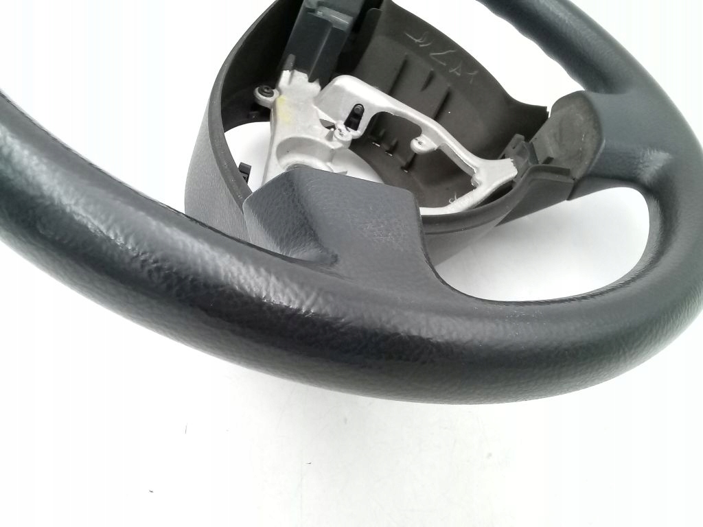 Daihatsu Cuore VI 6 lenkrad