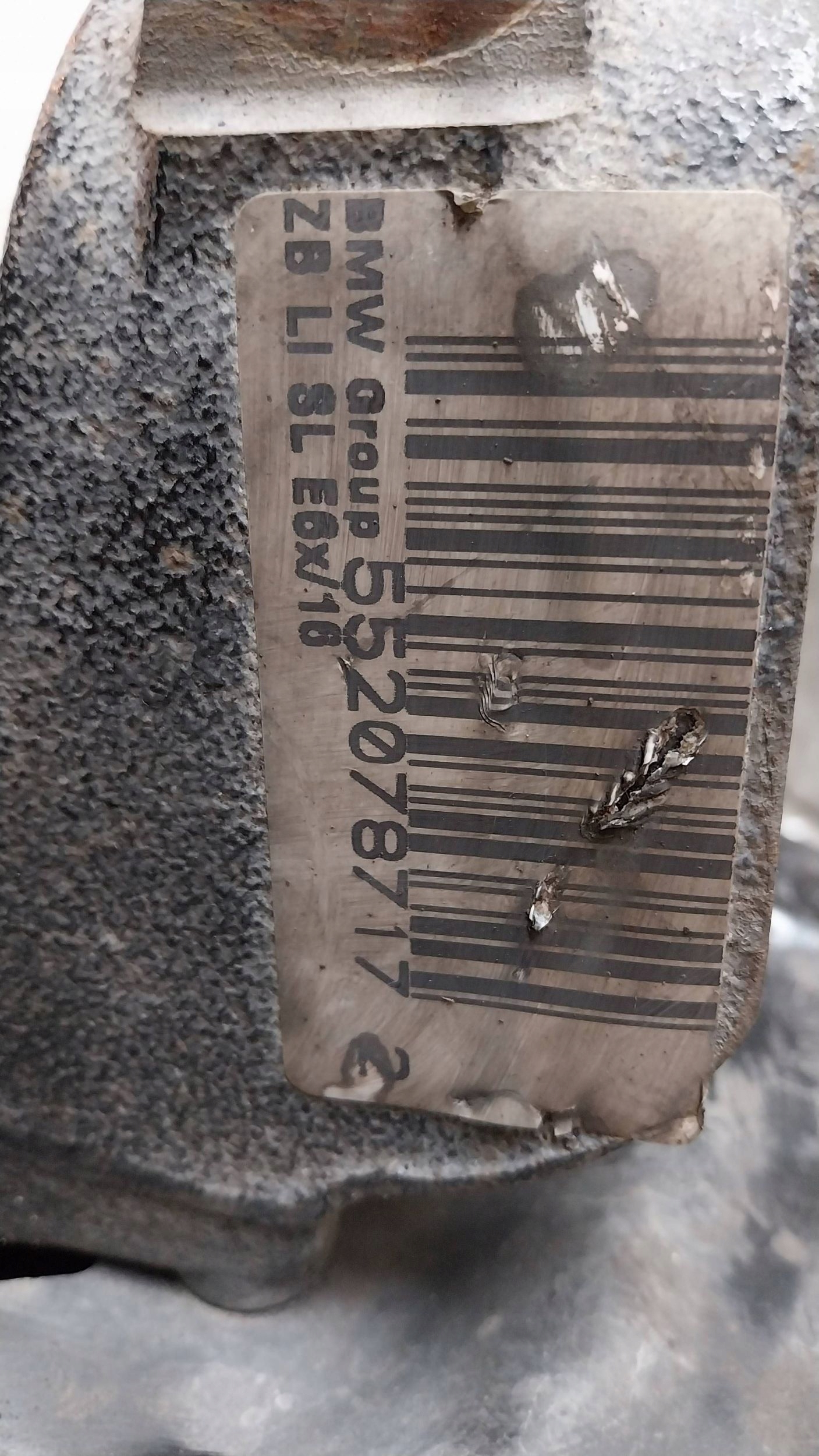 otoč čepu levý předek 6768315 BMW E60 E61 XDRIVE