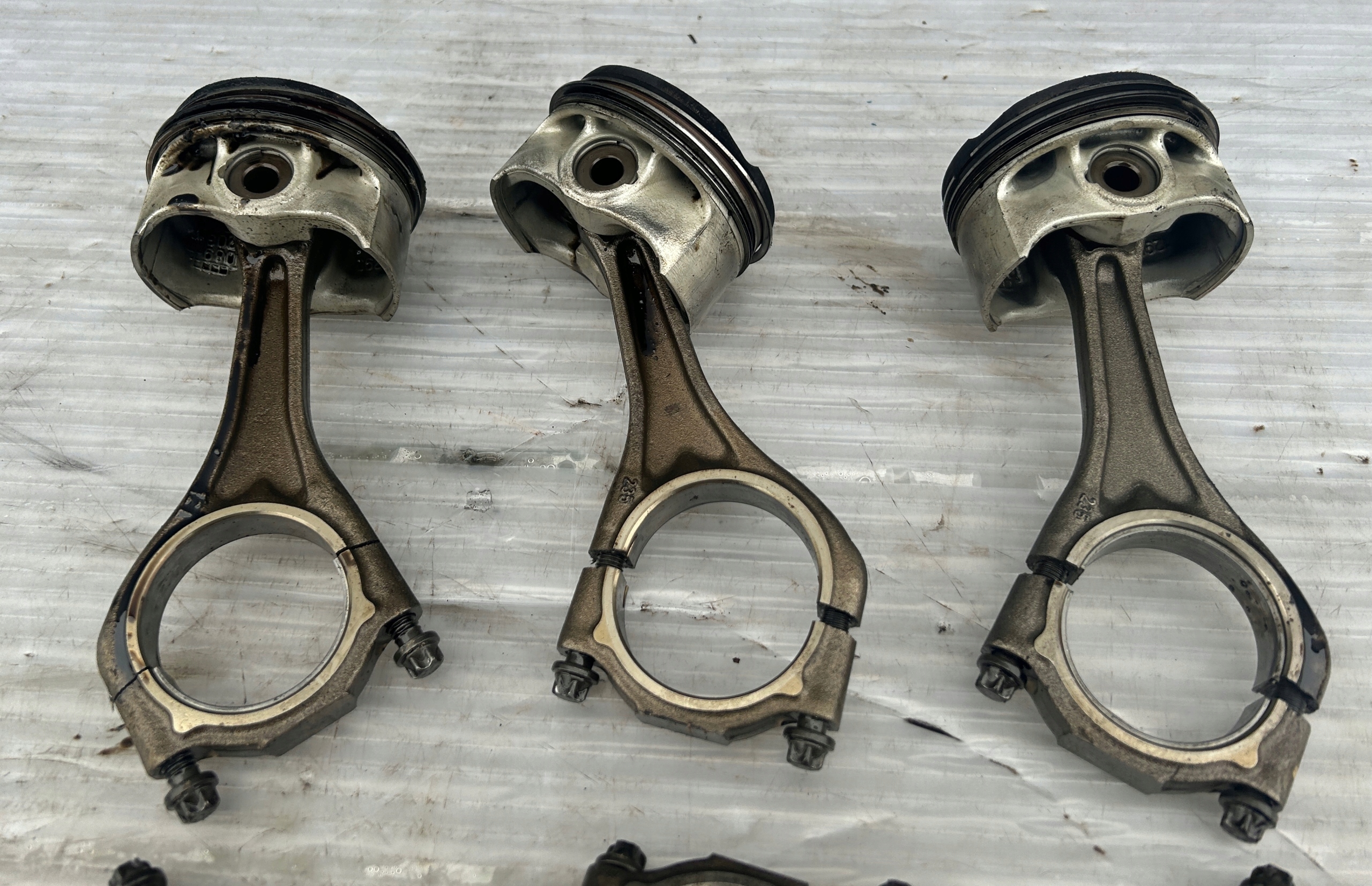 piston connecting rod BMW 7 F01 750i 4.4