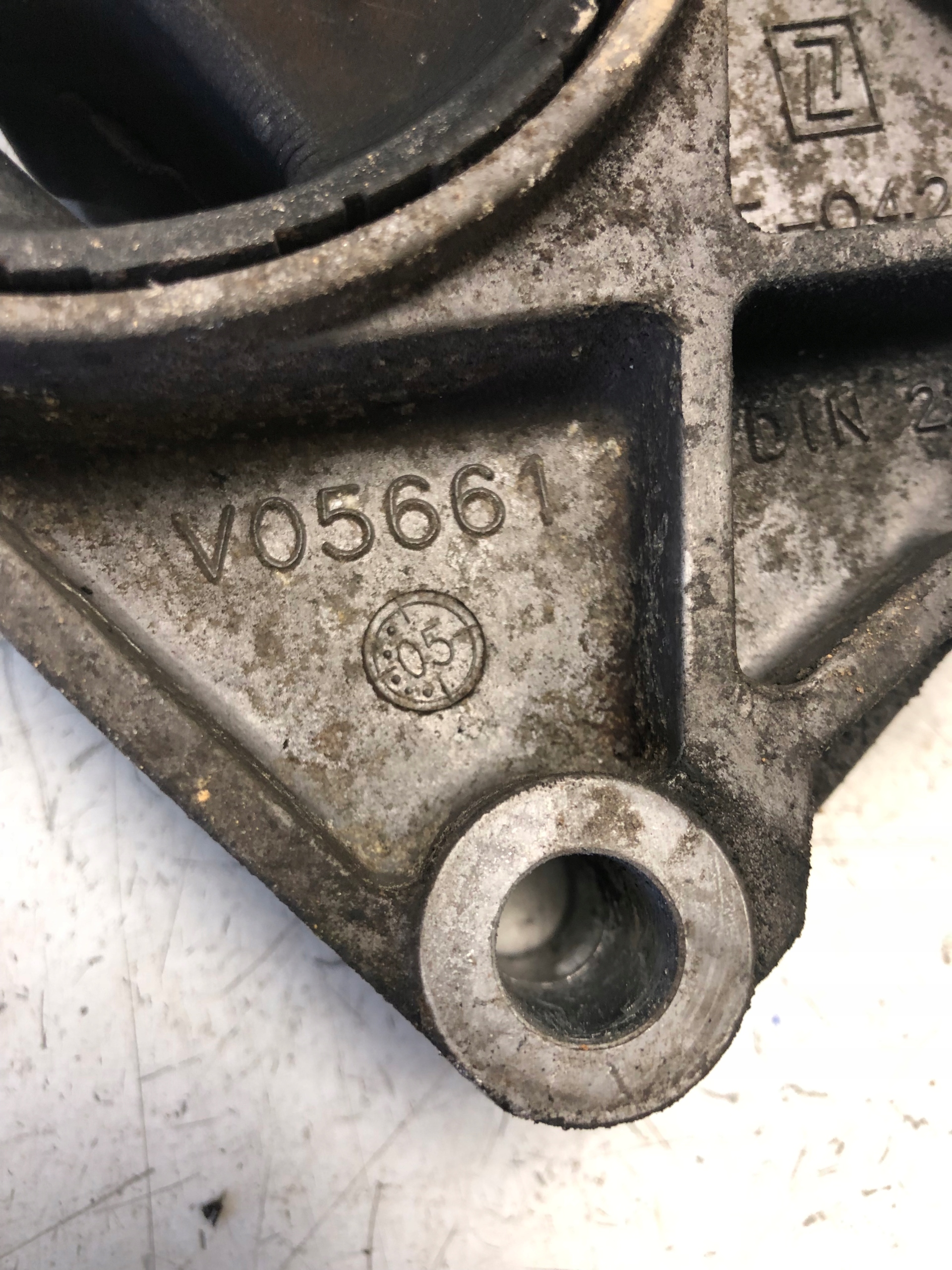 engine mount OPEL VECTRA C LIFT V05661