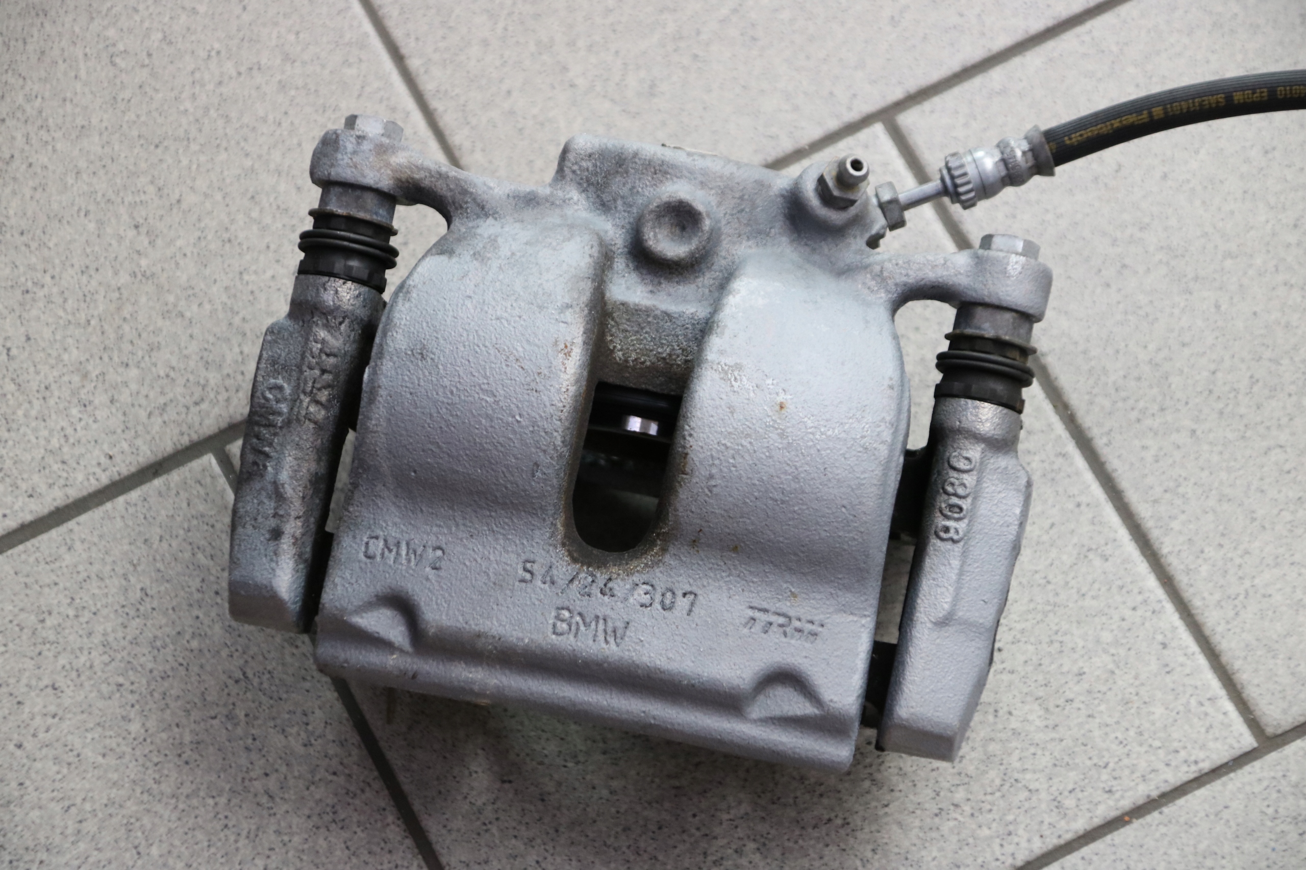 BMW G20 caliper brake left front front 54/24/307