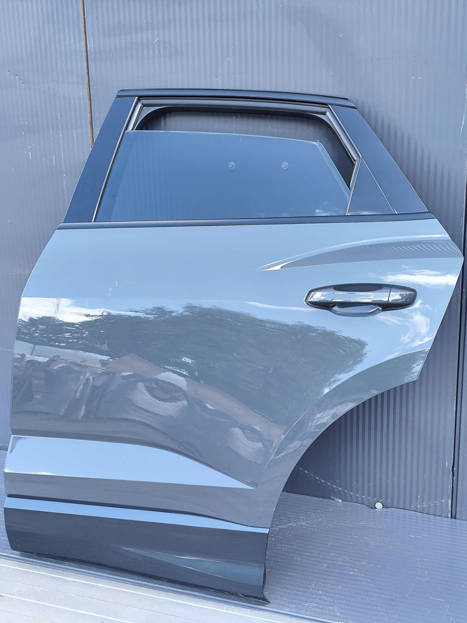 AUDI Q3 83A SPORTBACK door rear part left complete