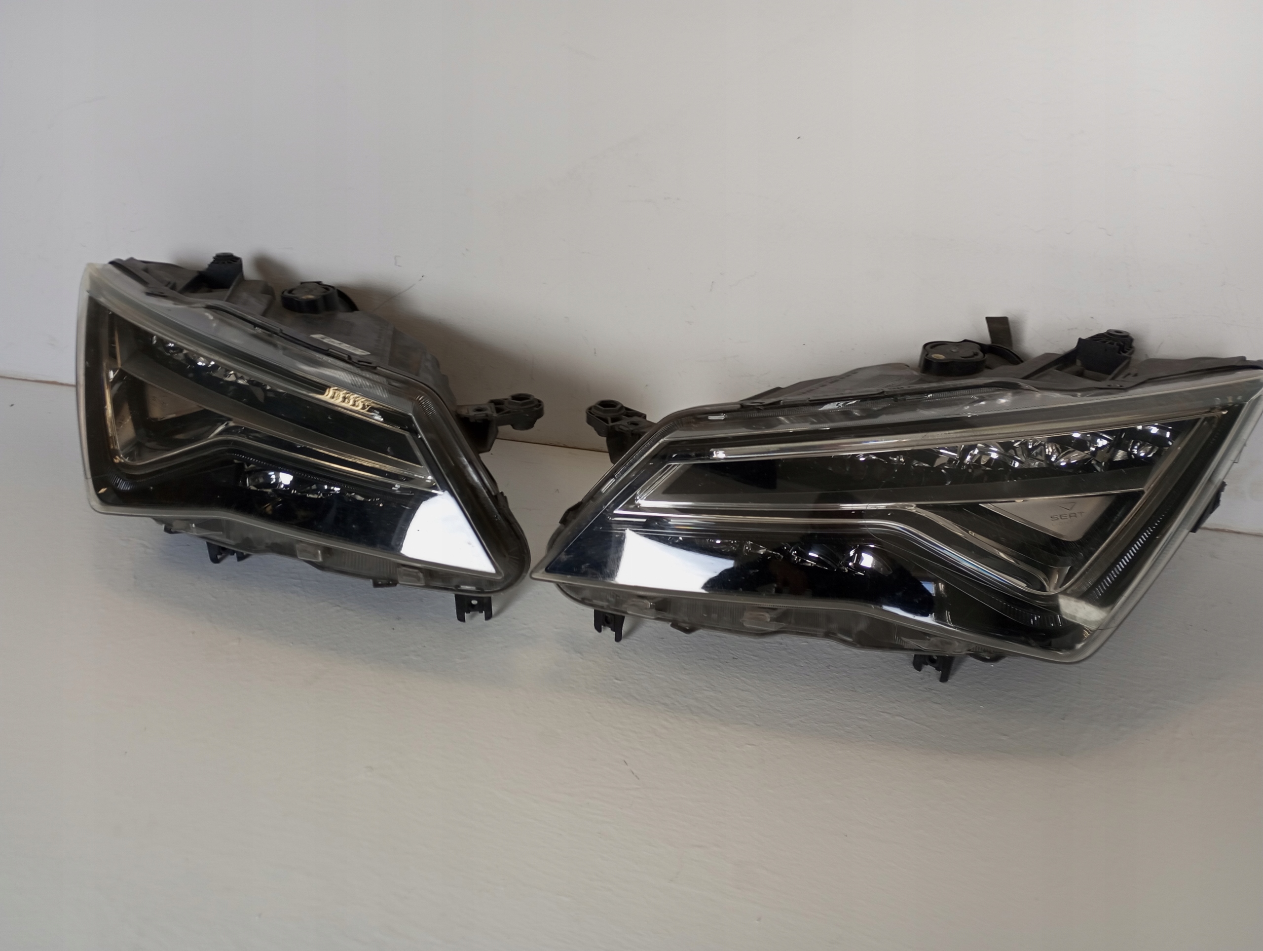 light front FULL LED SEAT ATECA 576941008D 576941007D
