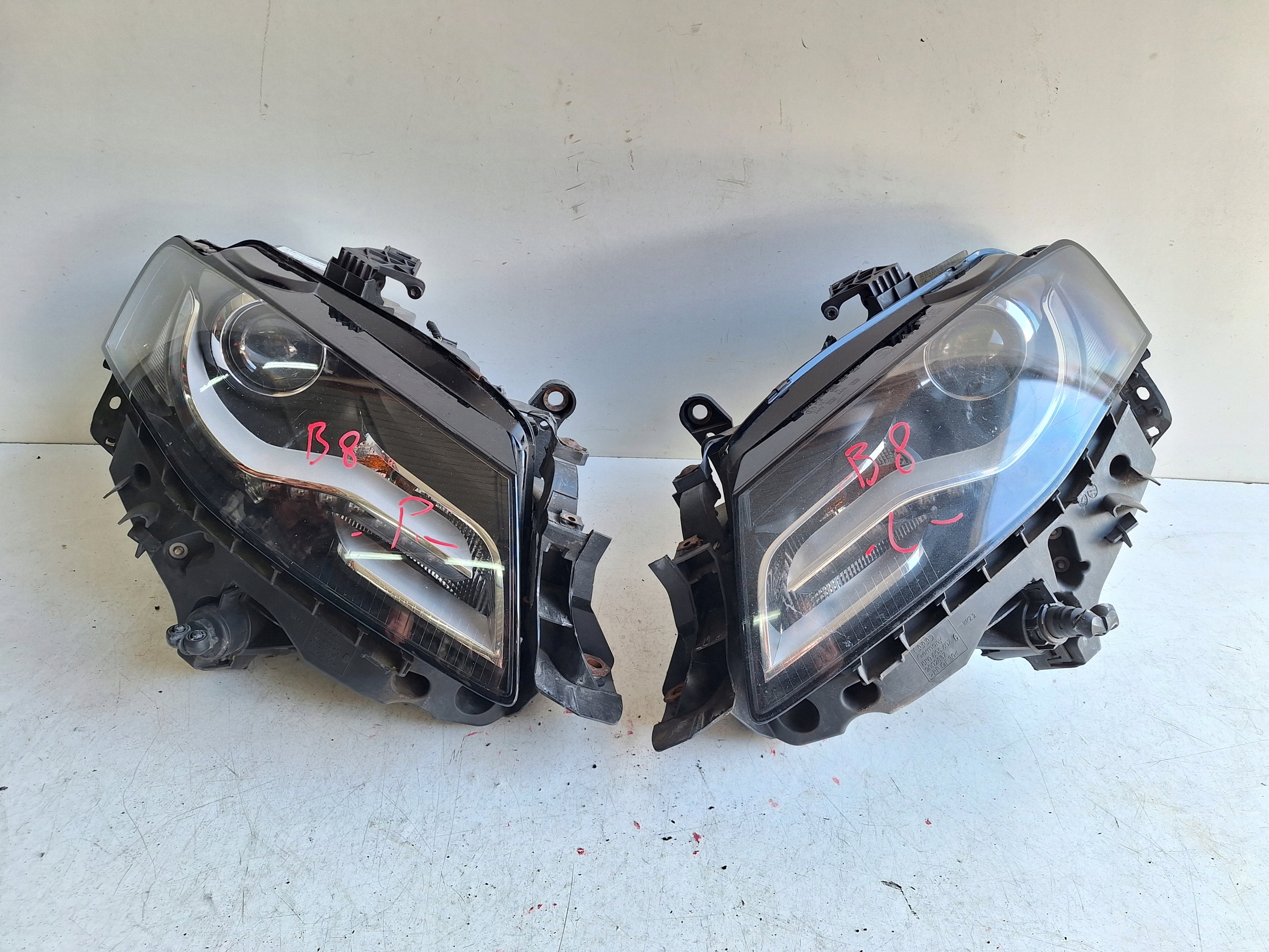 AUDI A4 B8 8K 08-11 light left XENON + support + washer UK