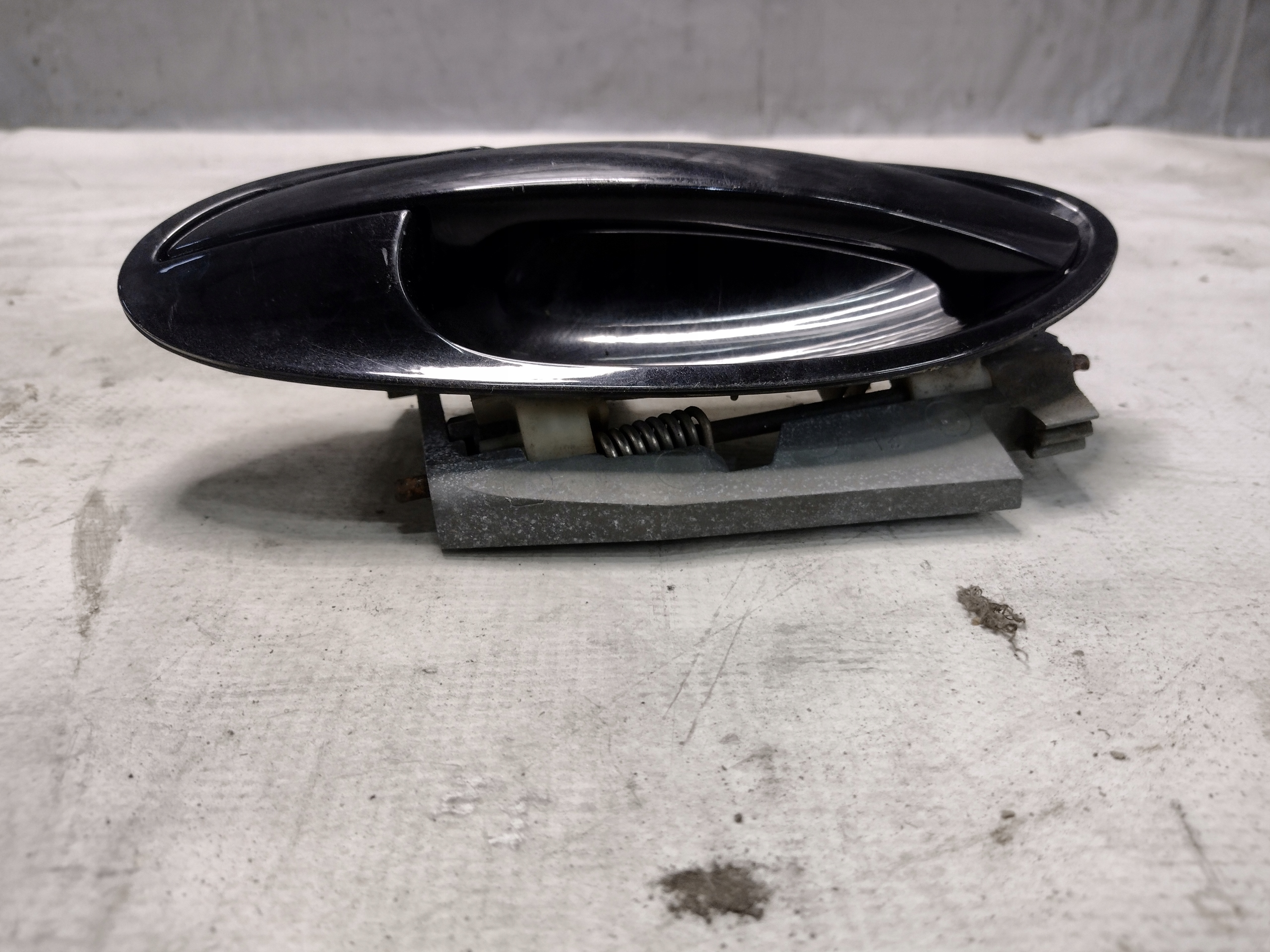 handle exterior door left rear part BMW 7 E65 k: Black Sapphire Metallic