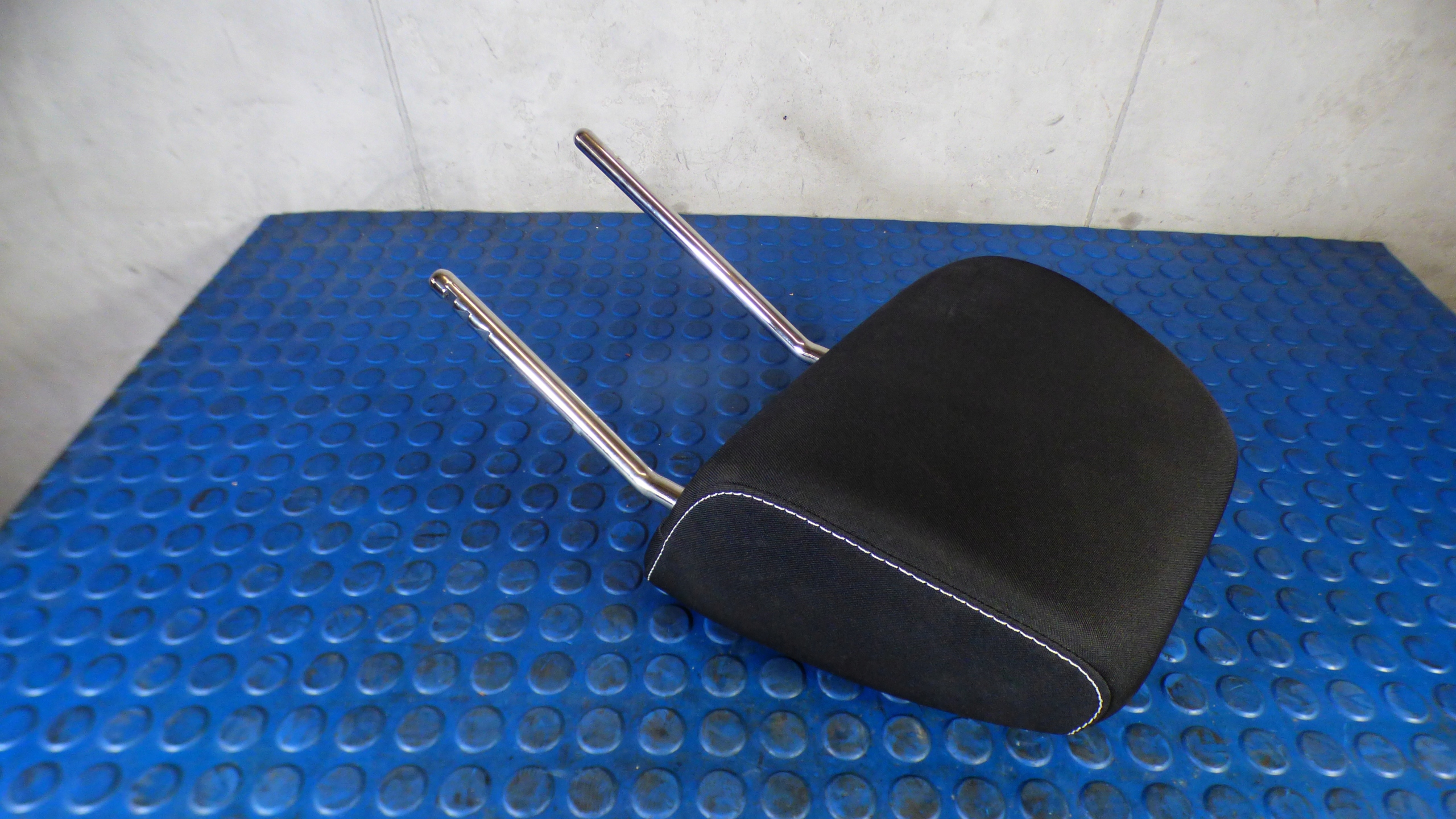 rest seat left front SKODA FABIA III