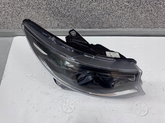 light right Mercedes V Klasa W447 LIFT Full Led Multibeam LED