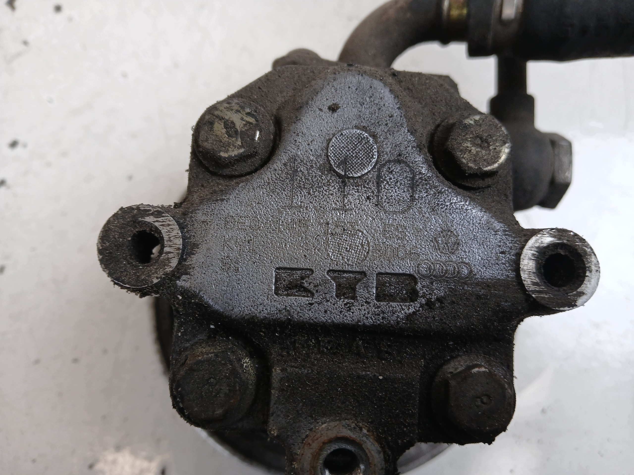AUDI A4 B6 B7 1.8 T pompa servosterzo 8E0145153 110 BAR