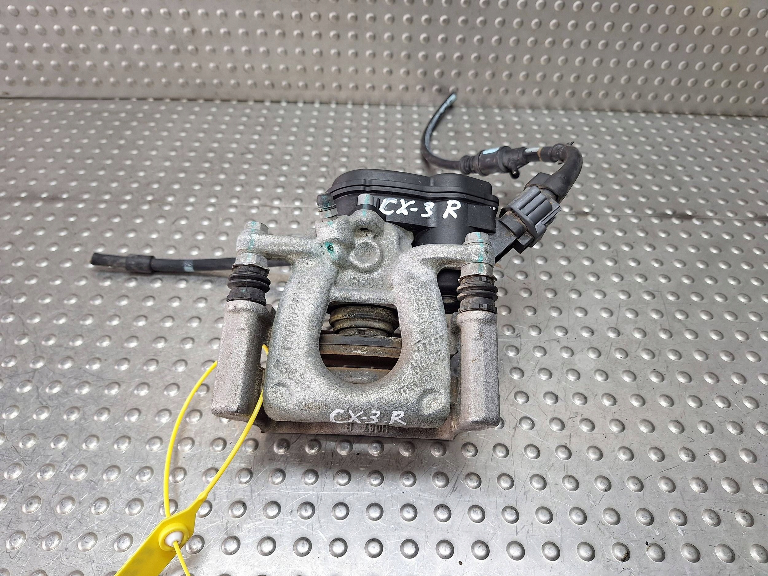 caliper brake rear part electrical right MAZDA CX3 32355597