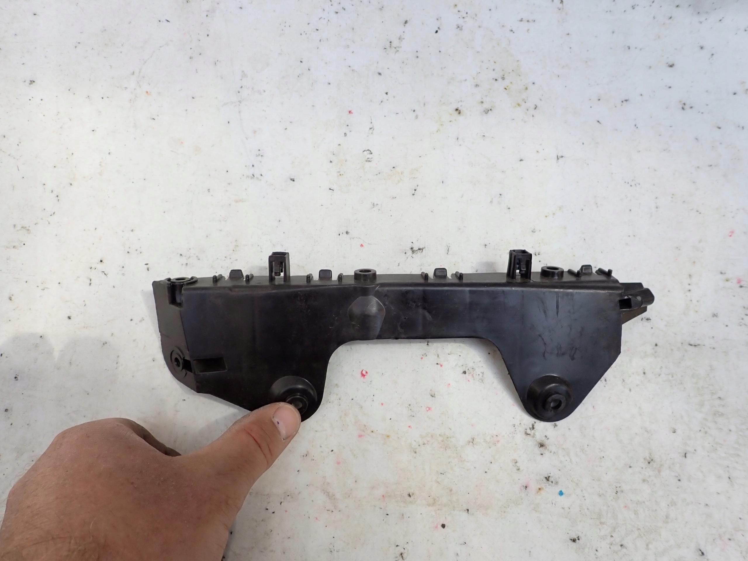 RENALUT CLIO V 19- bumper bracket right rear part