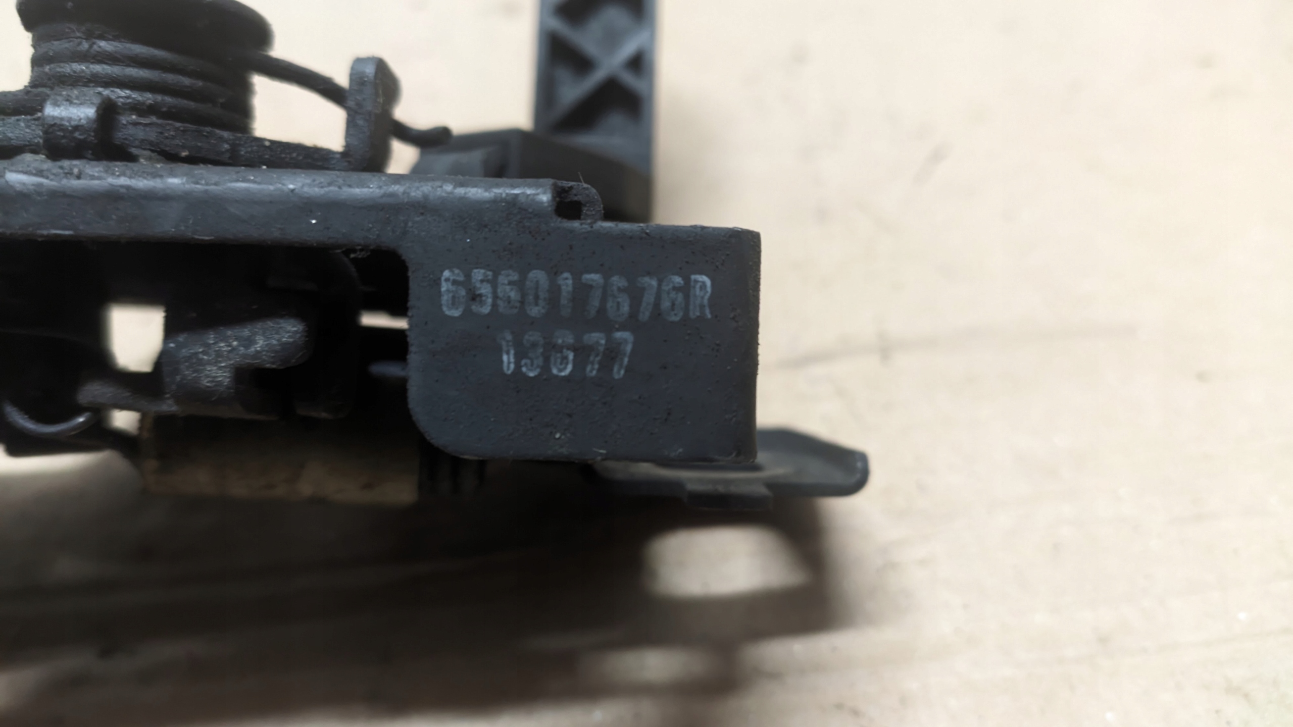 DACIA SANDERO II STEPWAY 1.4 B 13R bonnet latch lock 656017676R