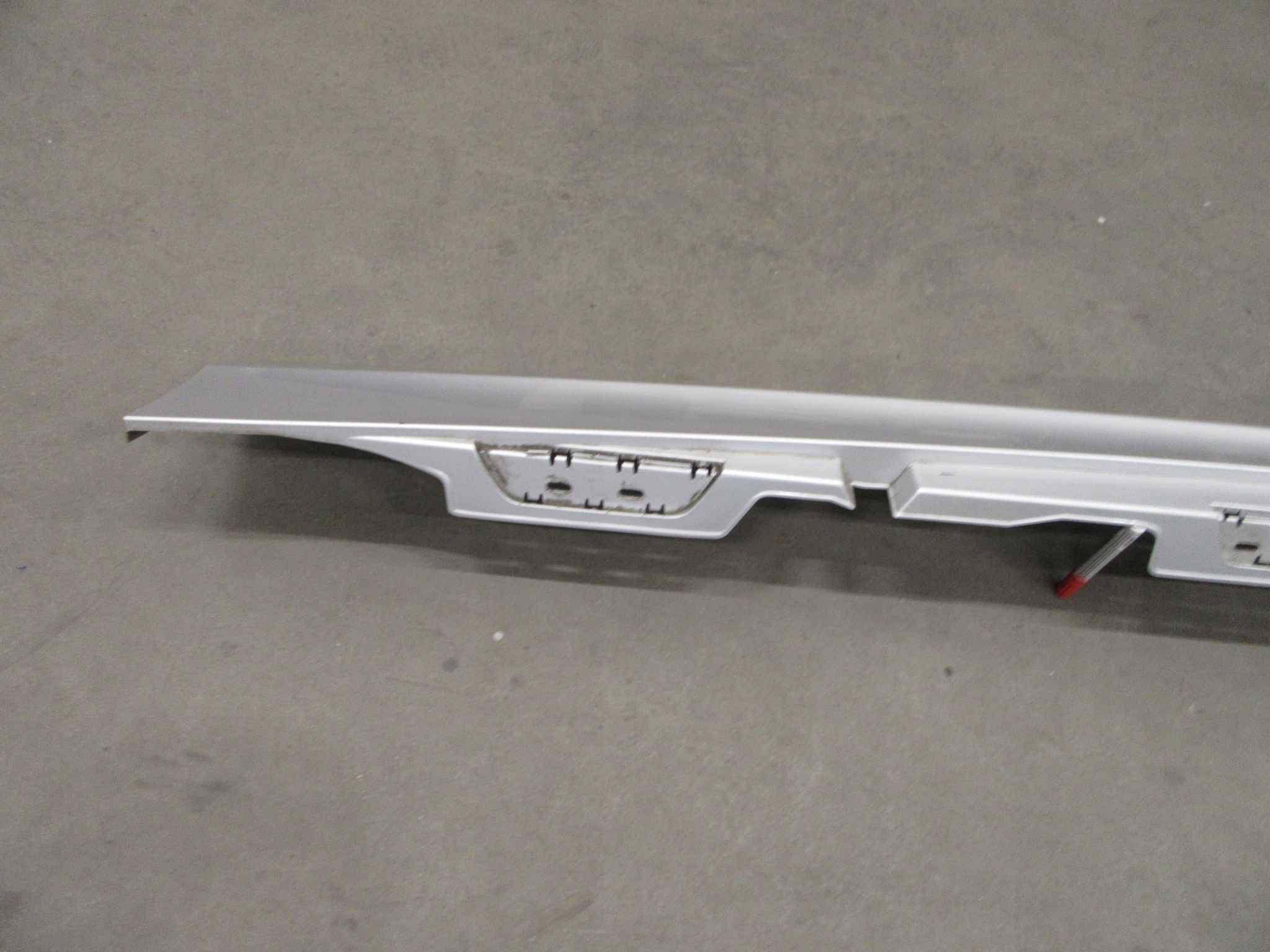 moulding cap threshold left BMW e87 LCI LIFT 354 Titansilber