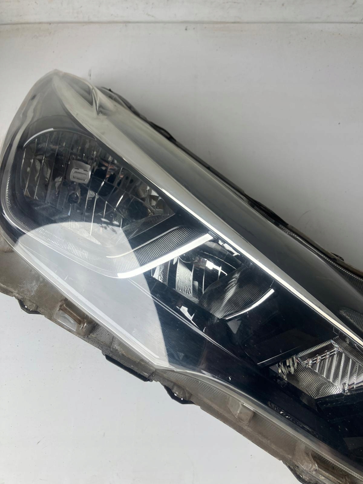 light right front NISSAN MICRA K14 26010-5FA0A