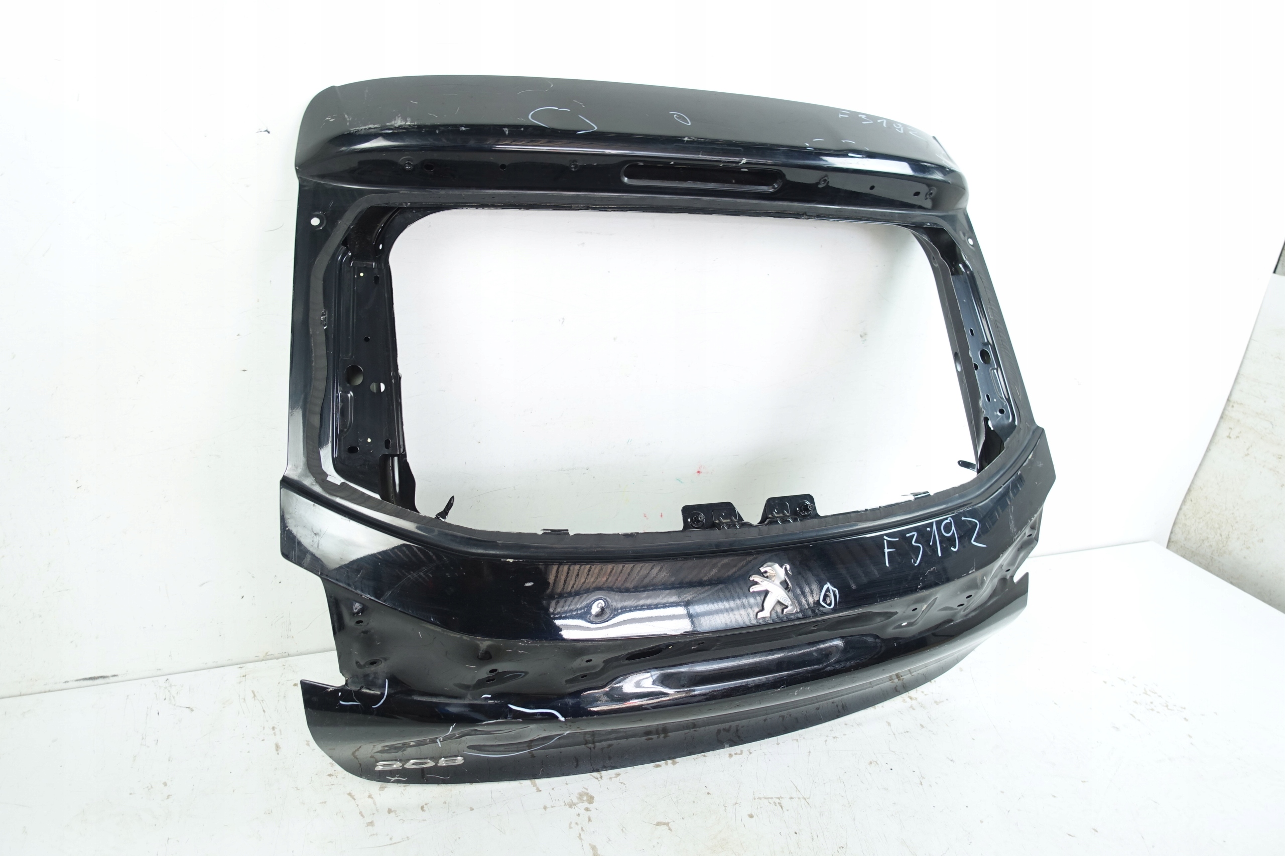 PEUGEOT 208 II 2019- cover trunk door boot