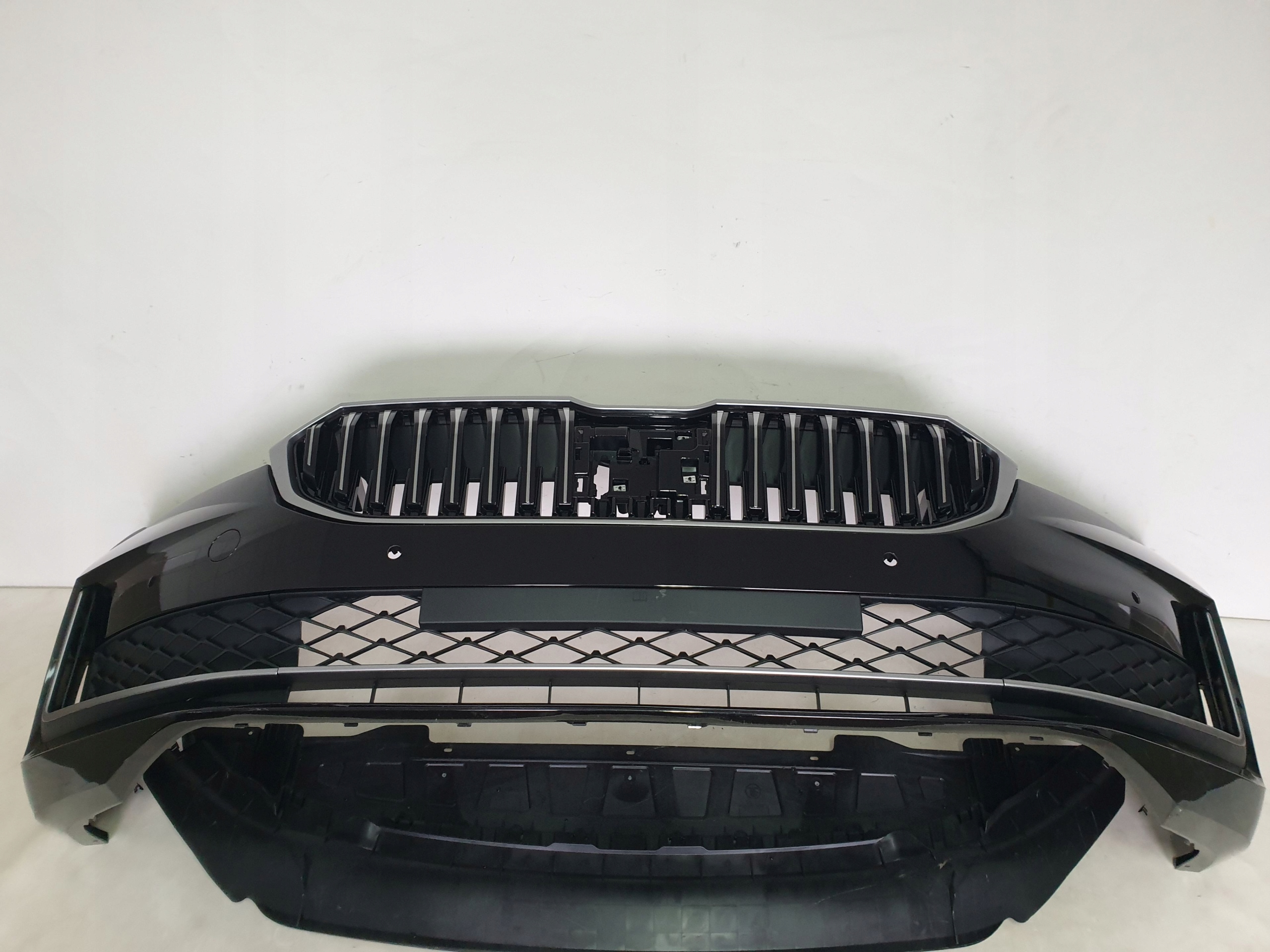 SKODA SUPERB IV 3P0 23-> bumper front front 4 x PDC cover 3P0807221