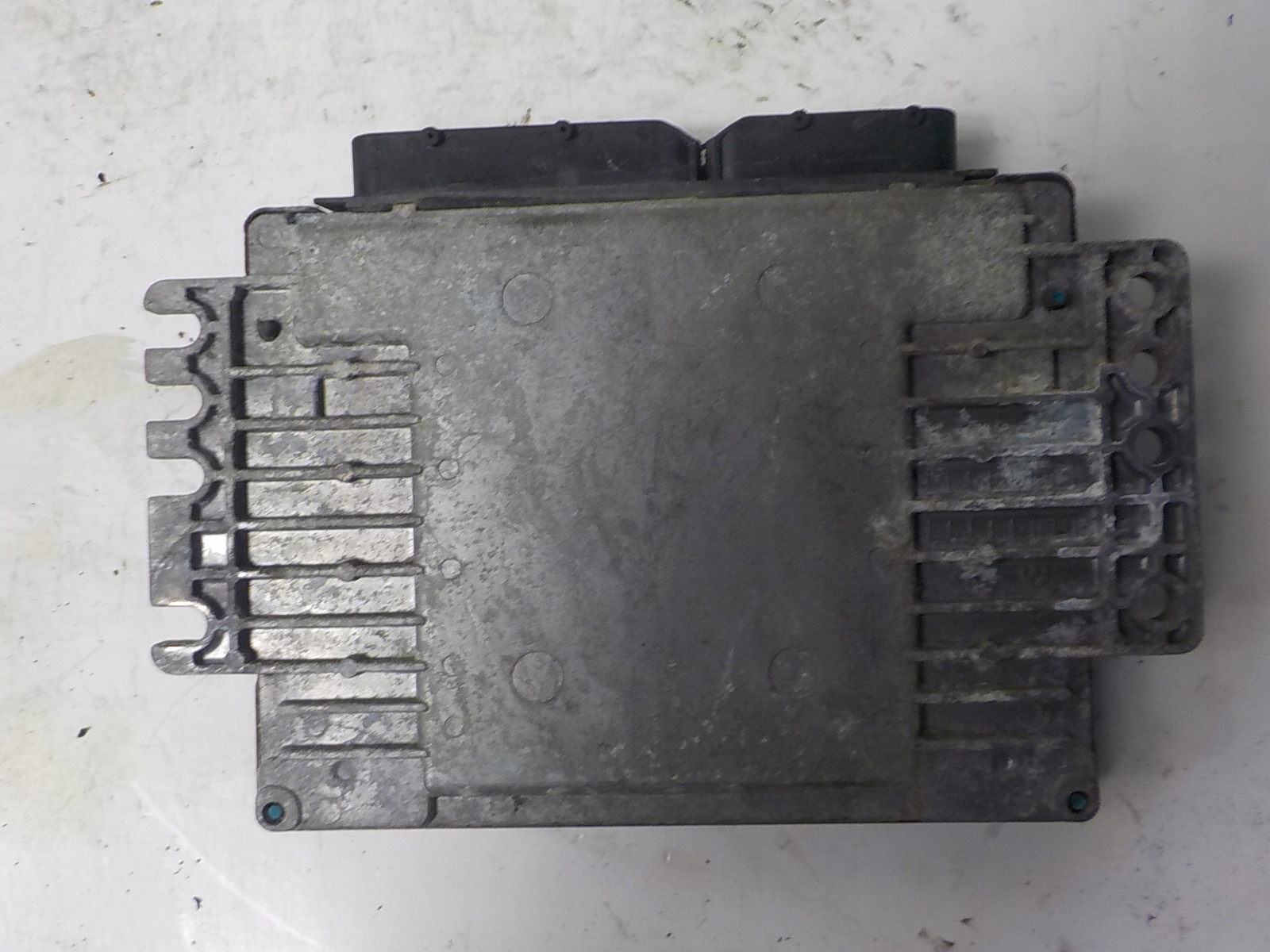 NISSAN NOTE and computer control unit MEC37-910 G4