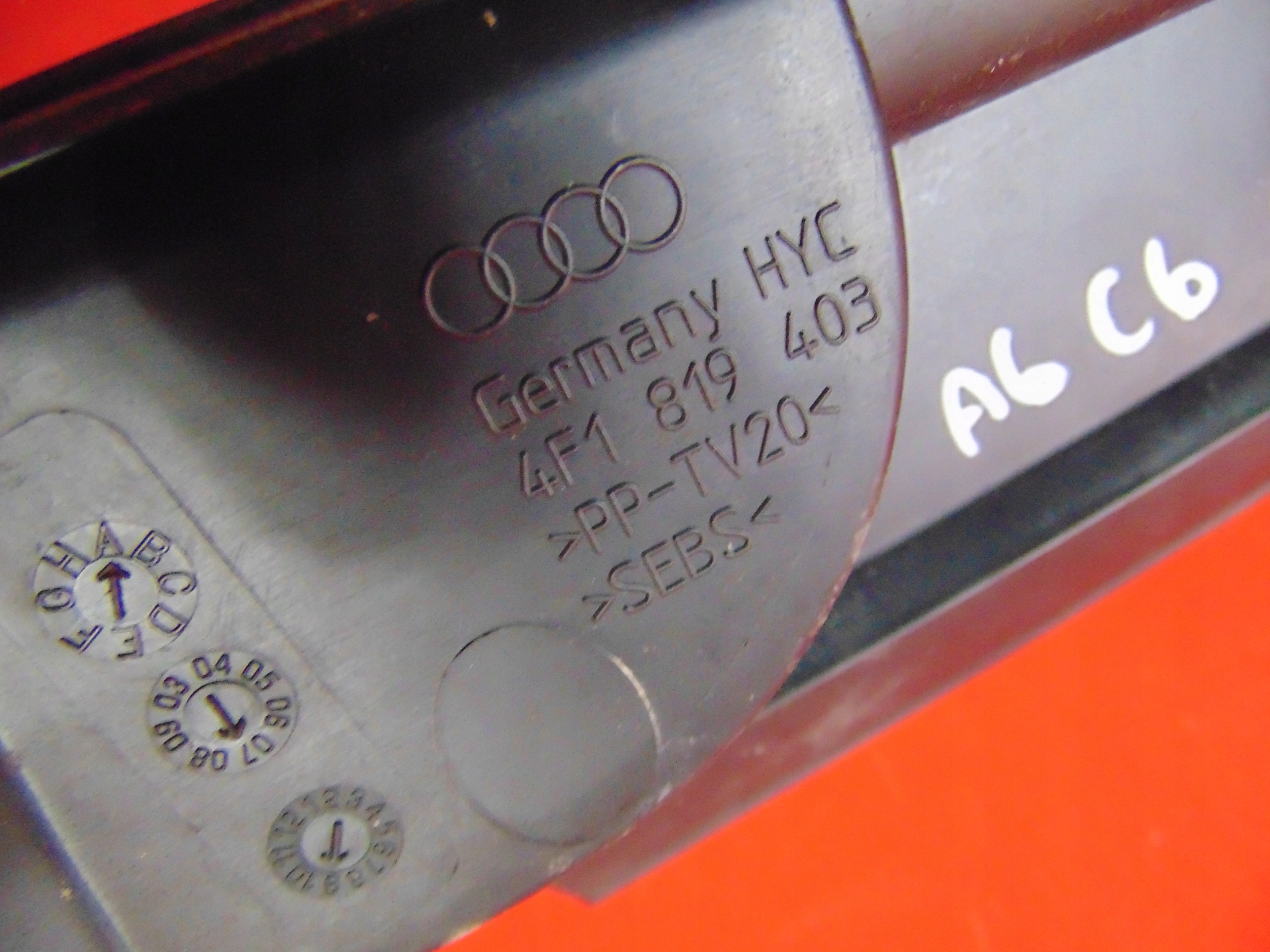 AUDI A6 C6 torpedo plastic upper 4F1819403