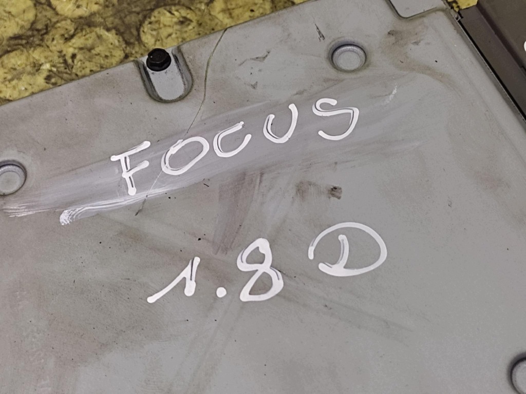 FORD FOCUS MK1 1.8 D control unit of the engine 1S4F12A650AC