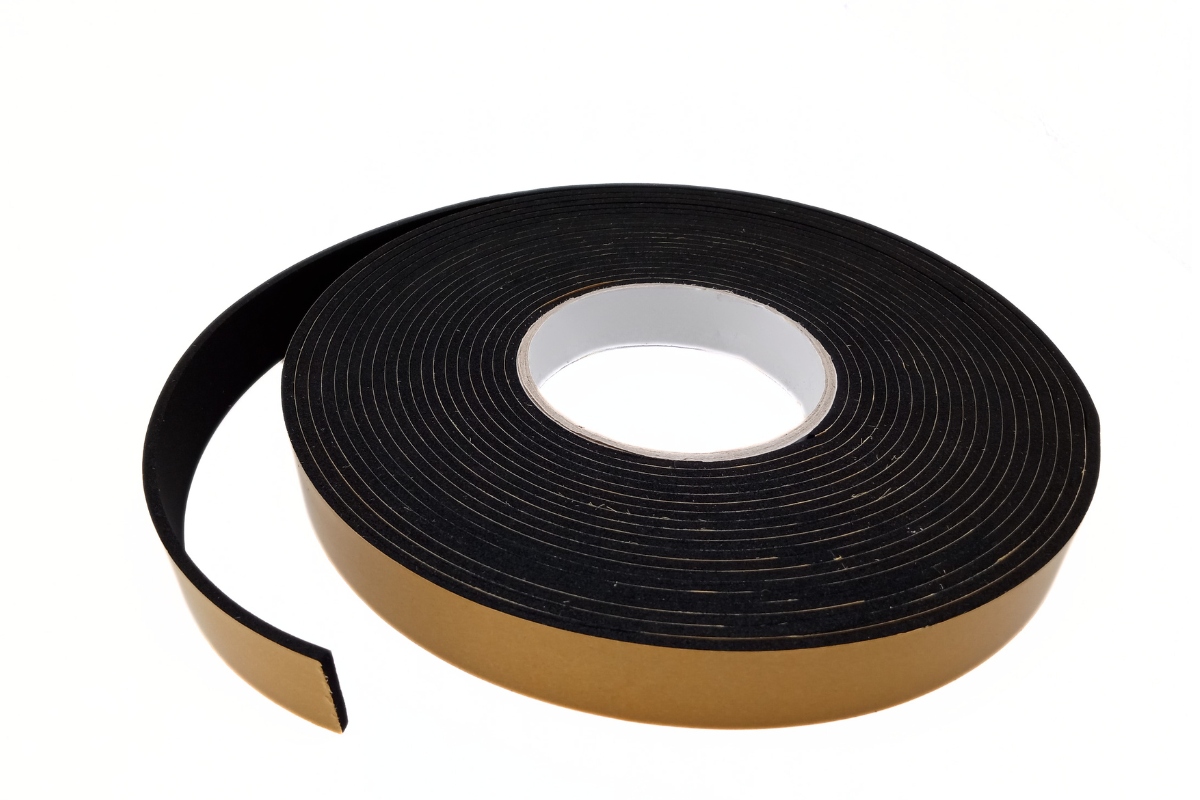 Taśma gumowa EPDM samoprzylepna mikroguma pianka akustyczna 3x15mm 10m Grubość 3 mm