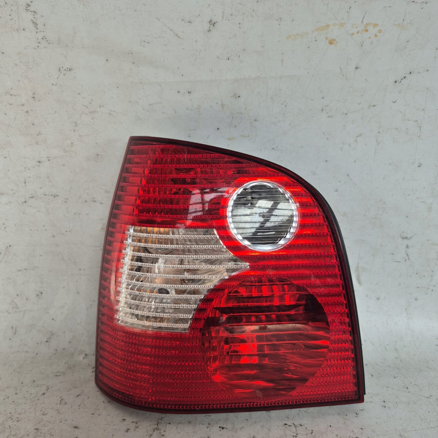 VW POLO 4 IV 9N 01- light left rear rear part 6Q6945095B