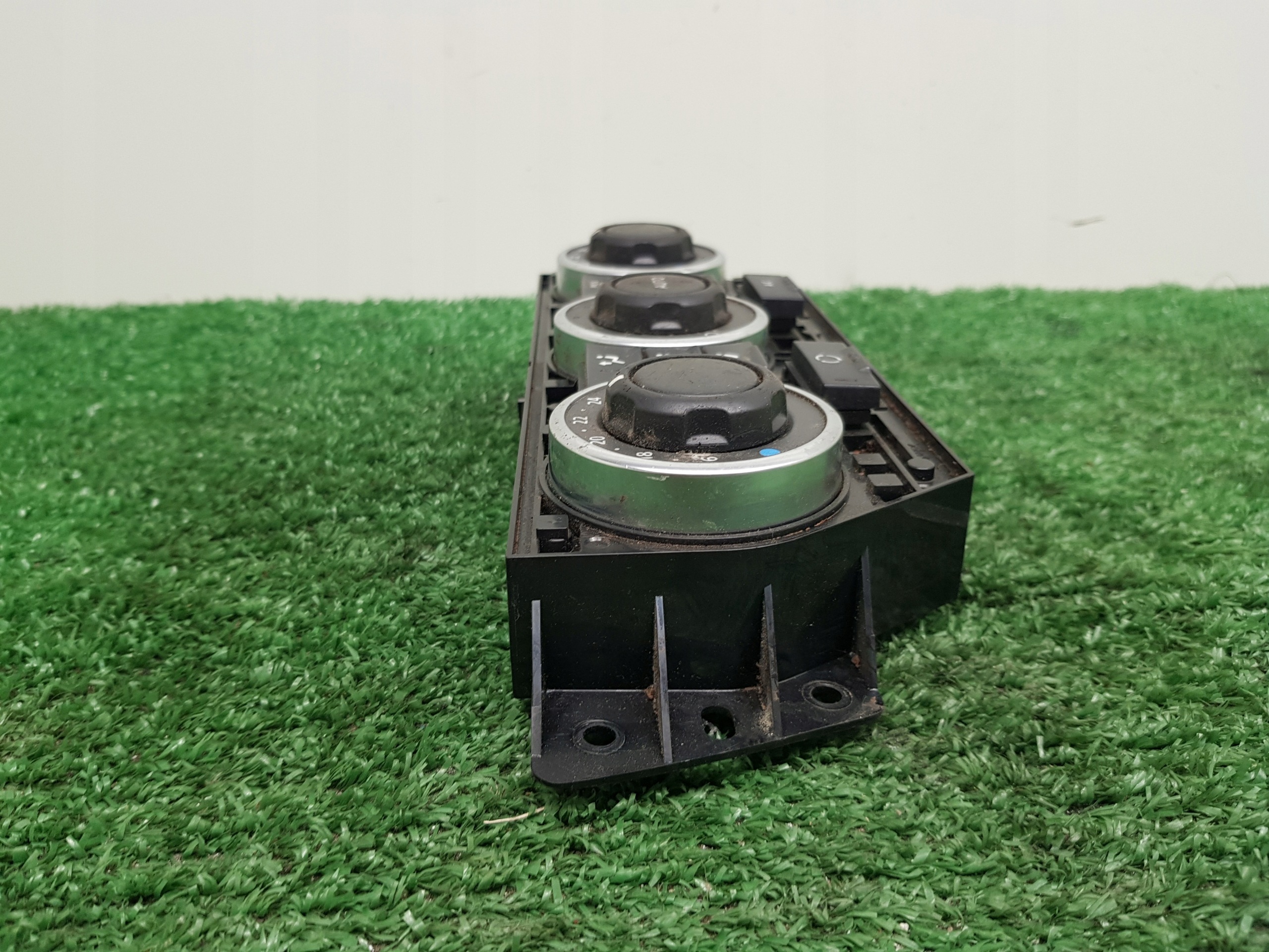 control panel air conditioning devices LAND ROVER FREELANDER 2 6H52-14C239-BB
