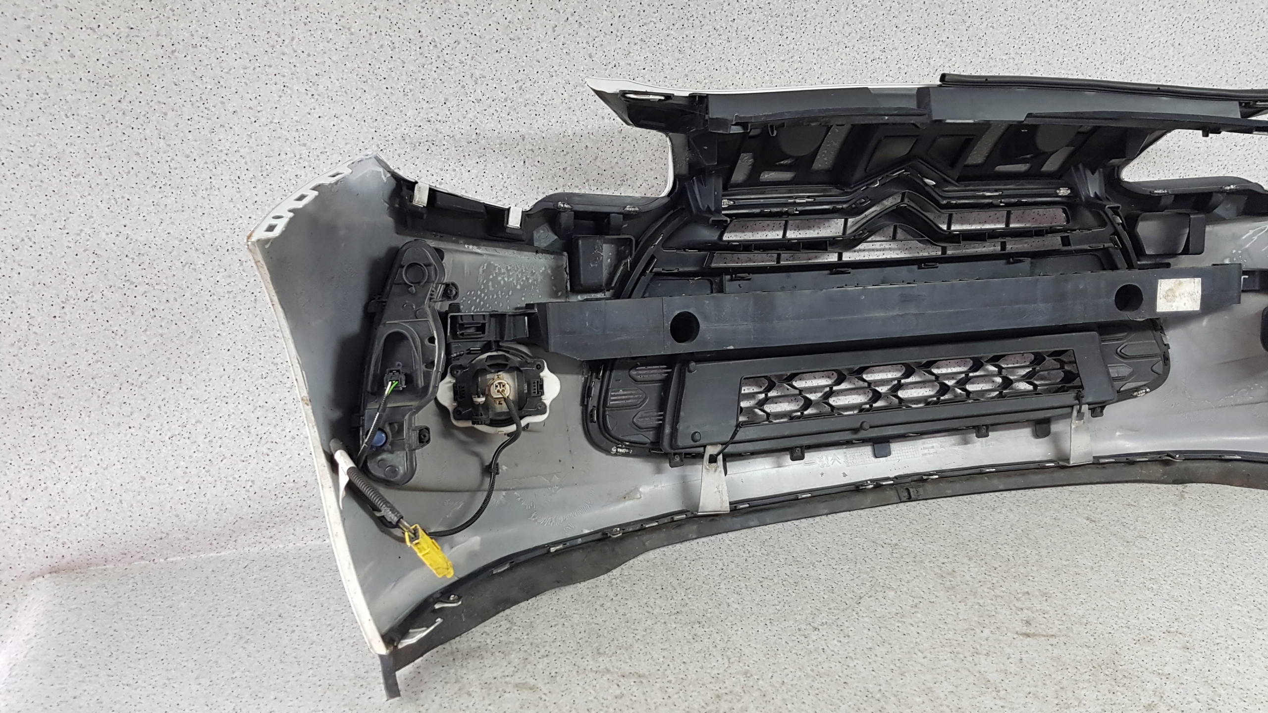 CITROEN DS3 DS 3 2010 - bumper front 9317