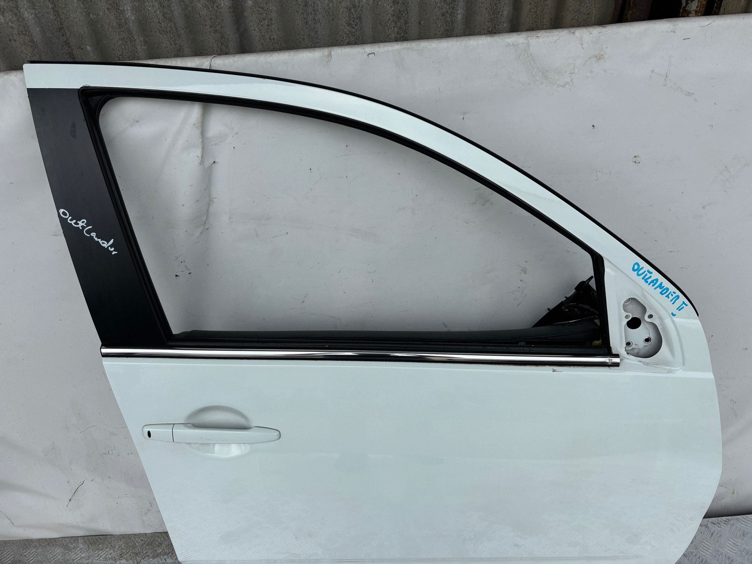 door front front right MITSUBISHI OUTLANDER II